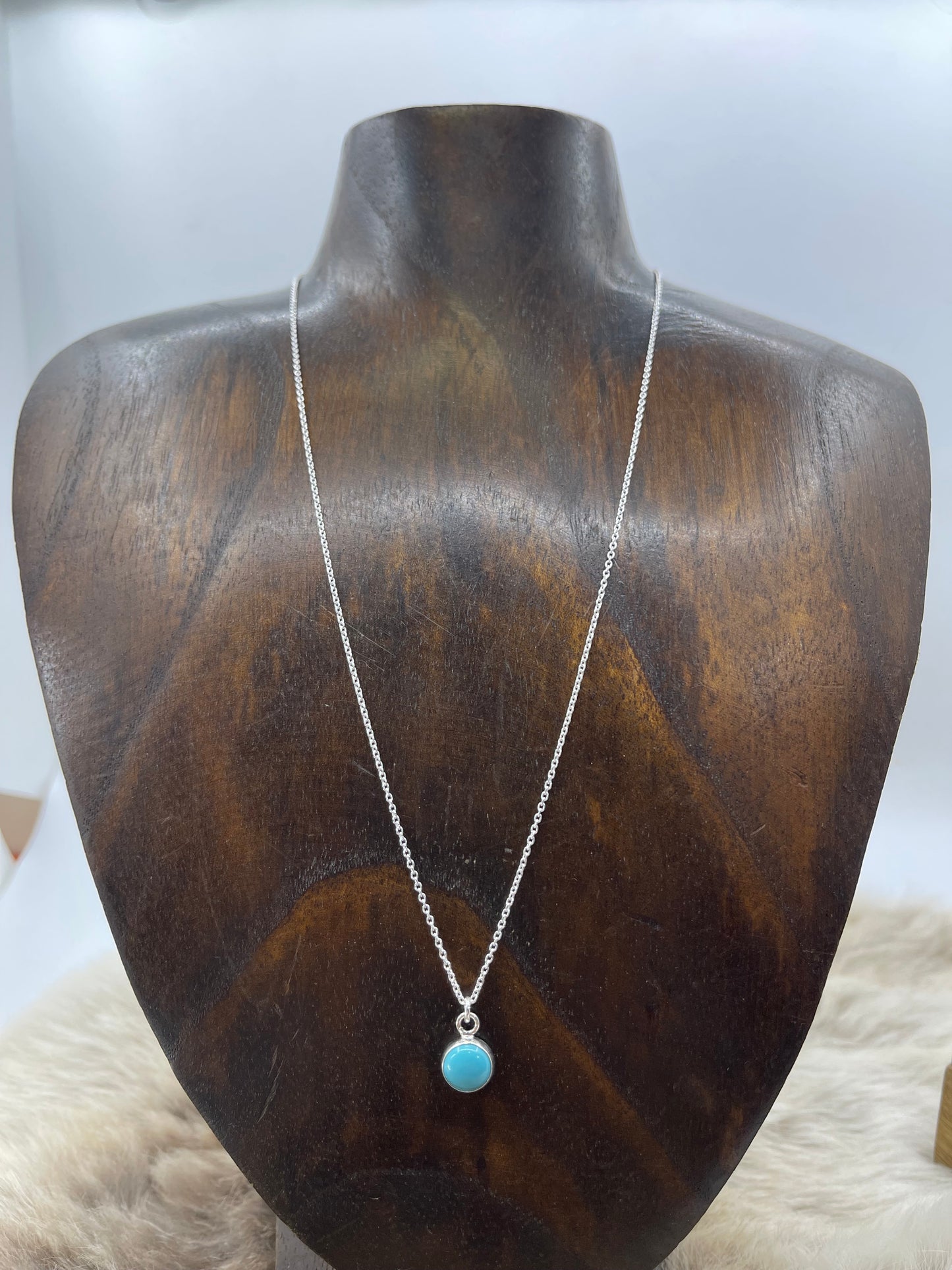 18" Chian with Single Stone Turquoise Pendant
