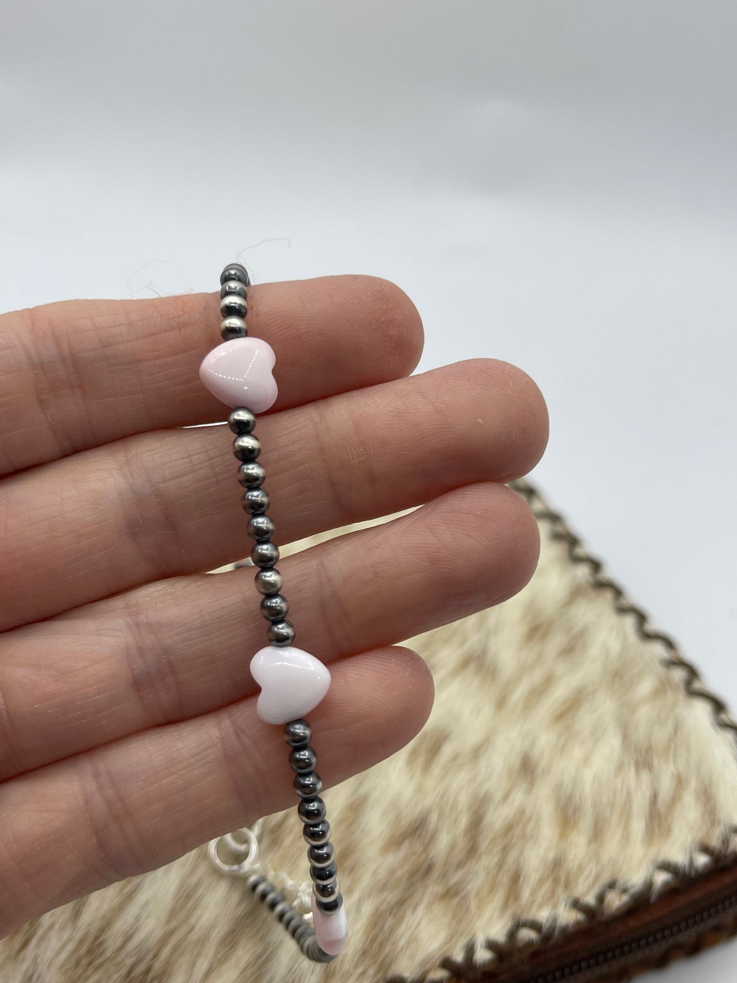 3mm Navajo Style Pearls with Pink Conch Shell Hearts Anklet