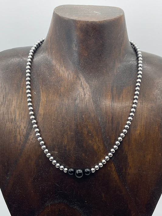 16" 4mm Navajo Pearls and Black Onyx Necklace