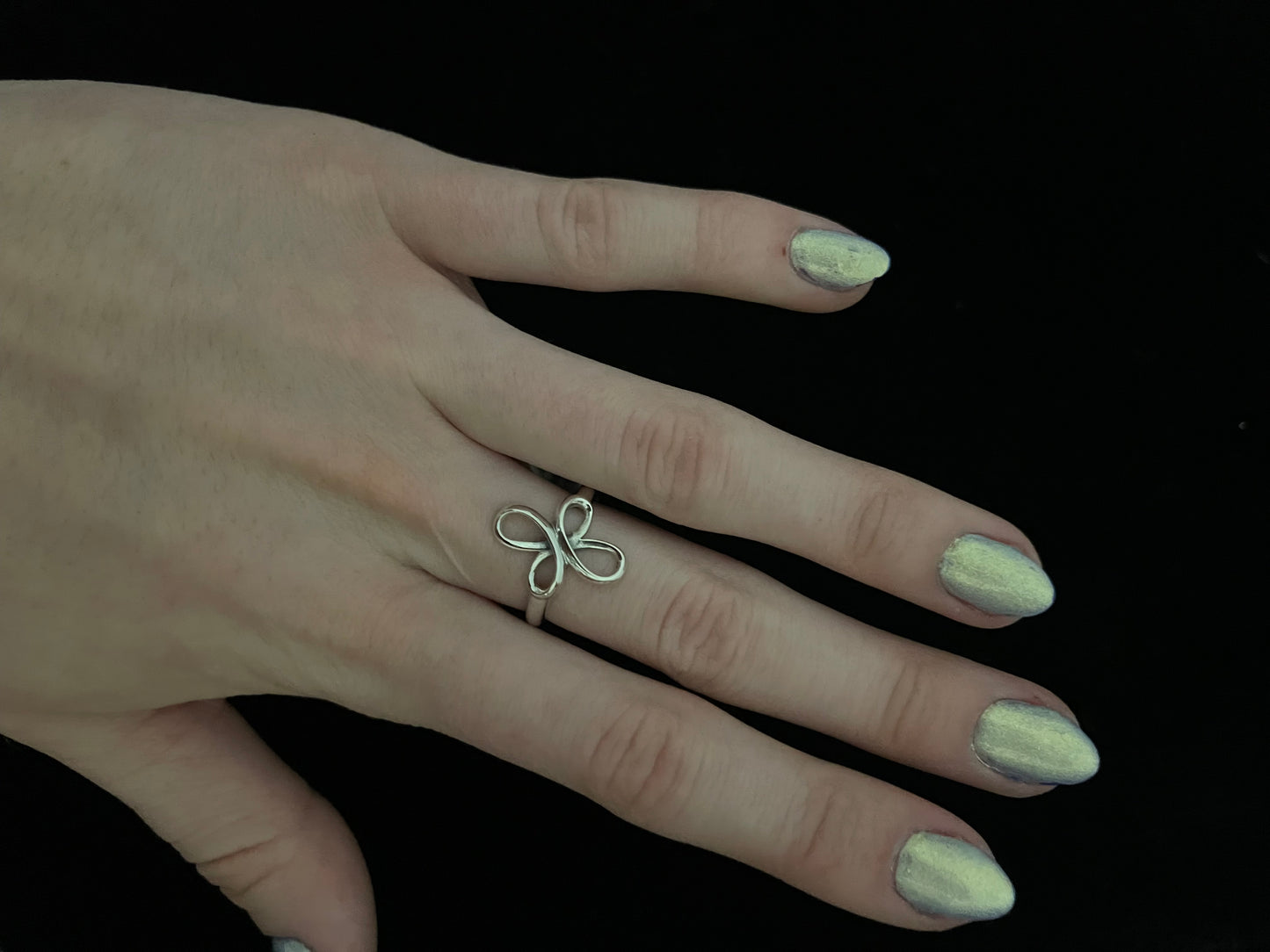 8.0 Sterling Silver Infinity Loop Ring