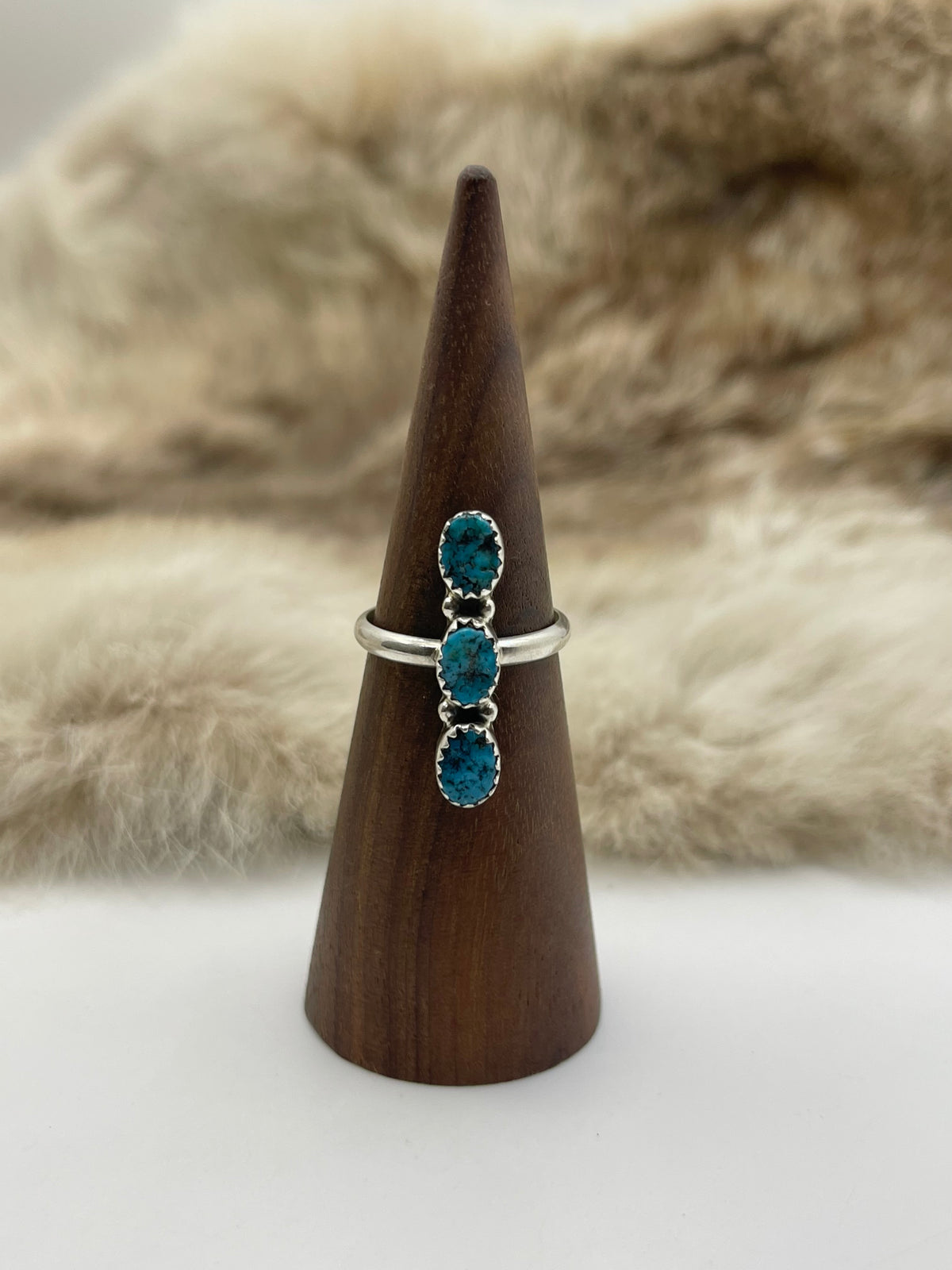 7.5 Turquoise 3 Stone Ring, Navajo