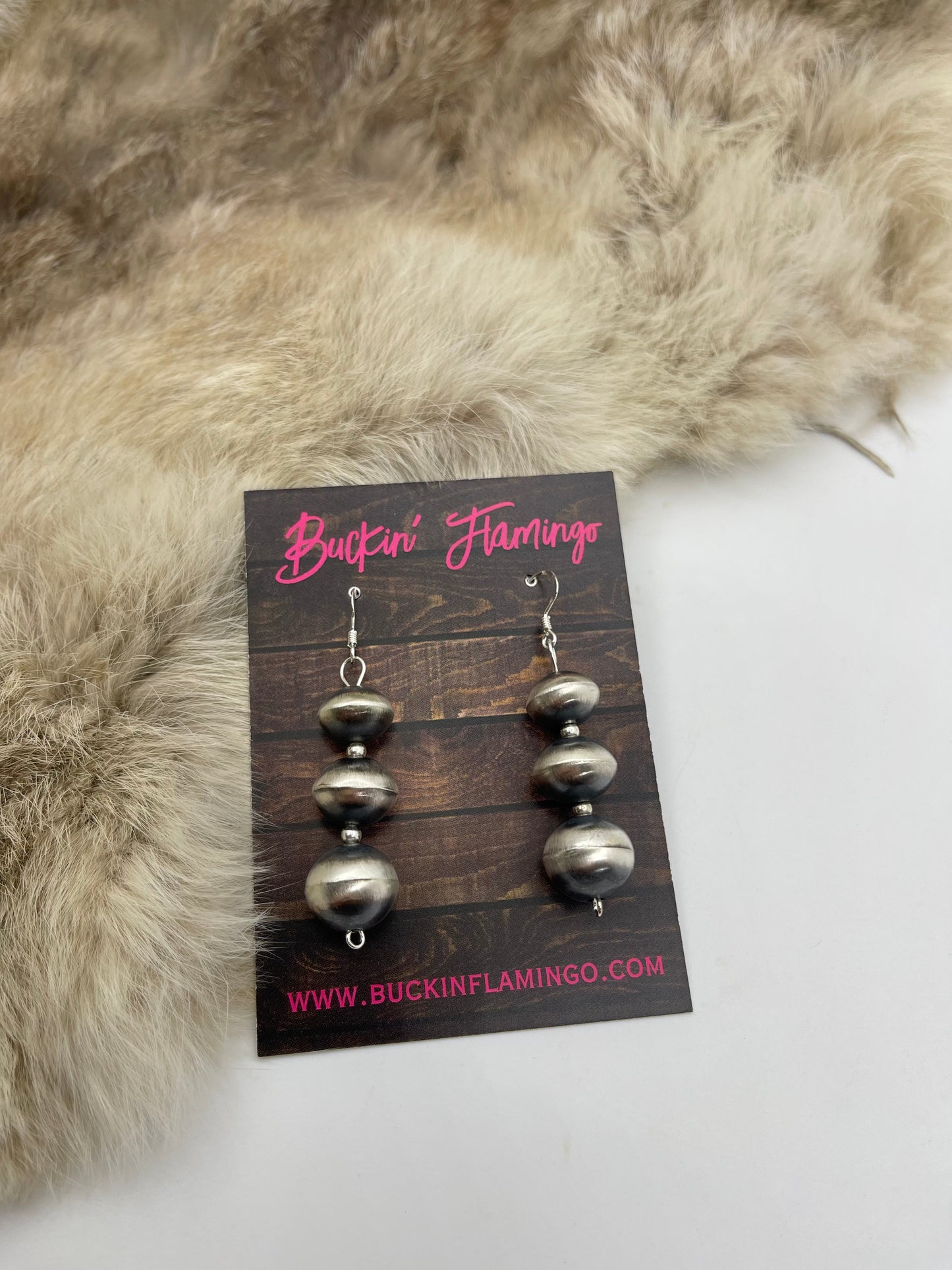 32" Handmade Navajo Pearl With Large Pill Head Necklace With Earrings By Sharon Cooley, Navajo