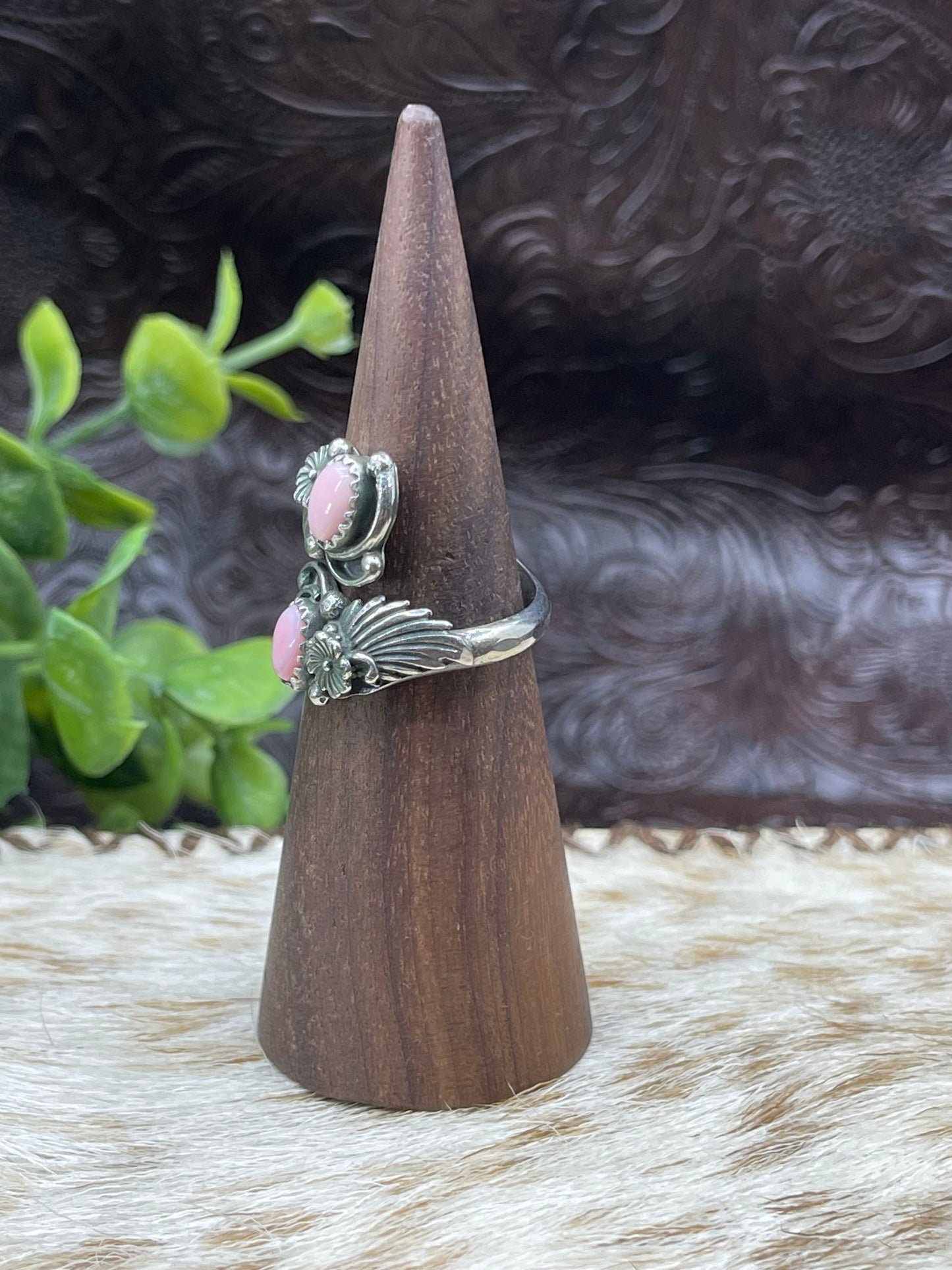 8.0 Semi-Adjustable 2 Stone Pink Conch Rin by Etta Belin, Navajo