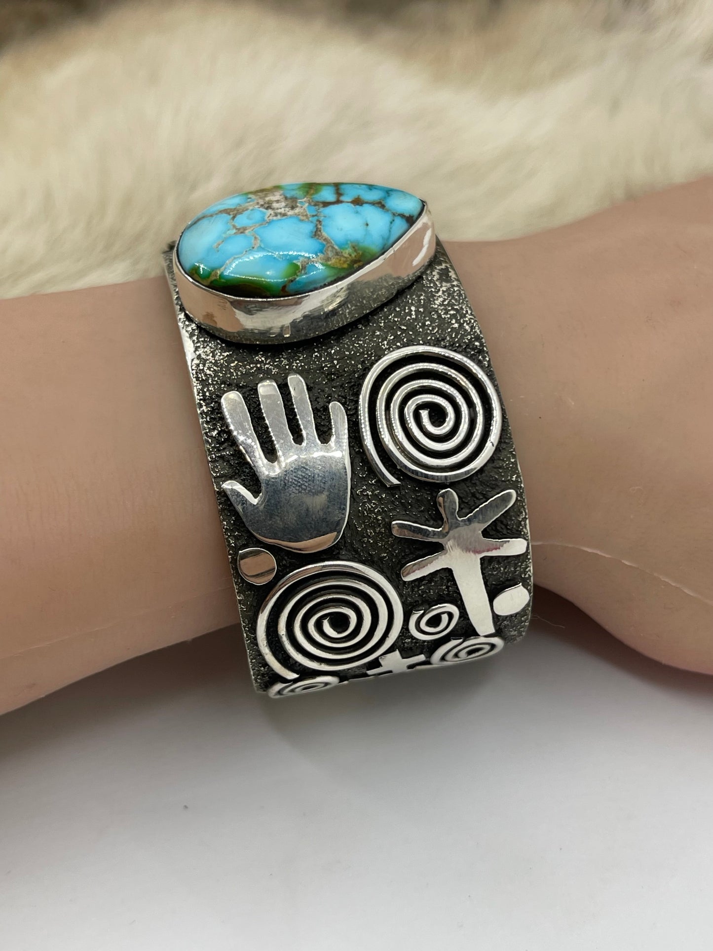 HIGH-GRADE KINGMAN SPIDERWEB TURQUOISE CUFF BY ALEX SANCHEZ, NAVAJO