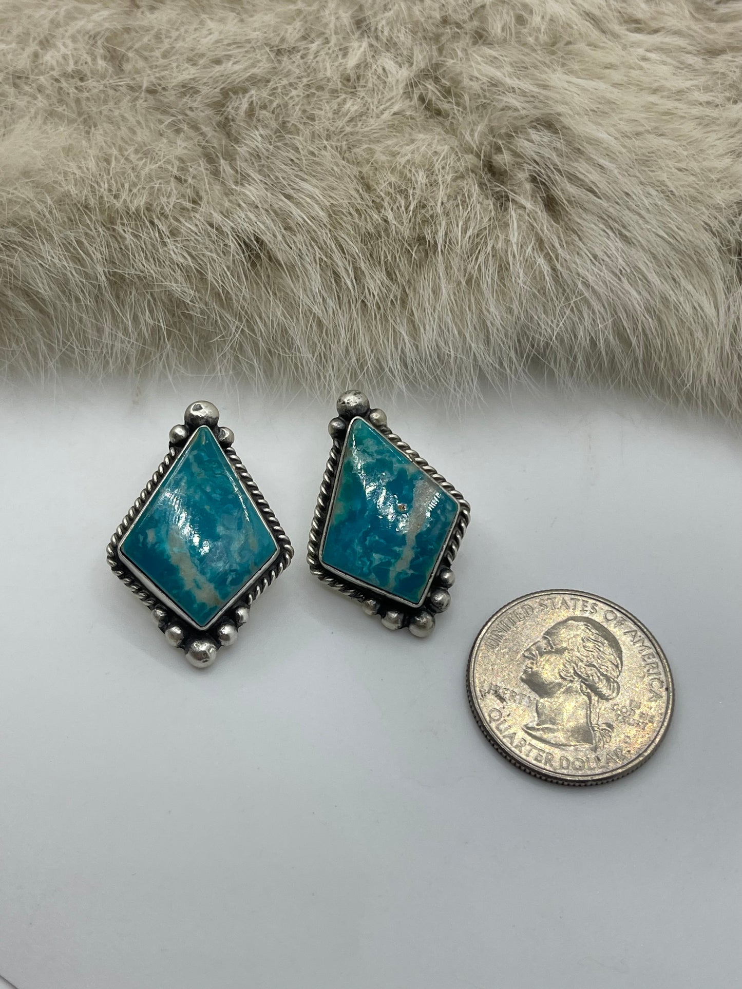 Kingman Turquoise by Elouise Kee, Navajo