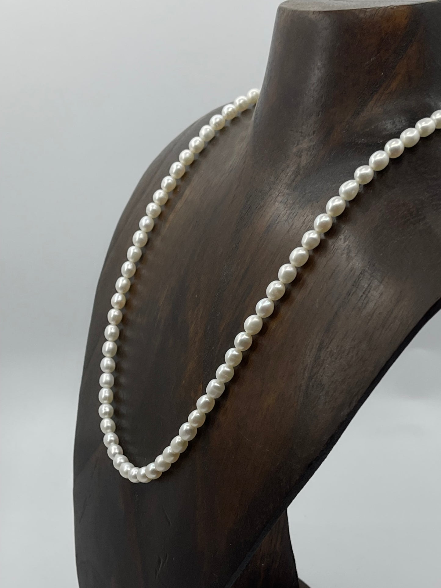 18" 5.3mm Freshwater Pearls Necklace