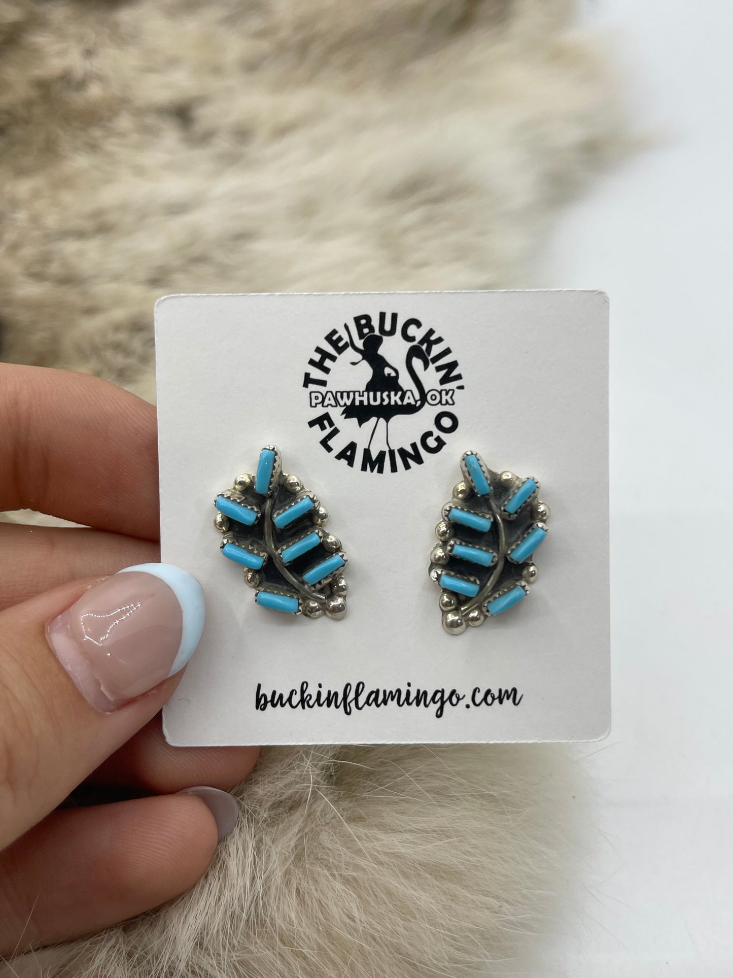 Kingman Turquoise Zuni Needlepoint Earrings with Post in Center