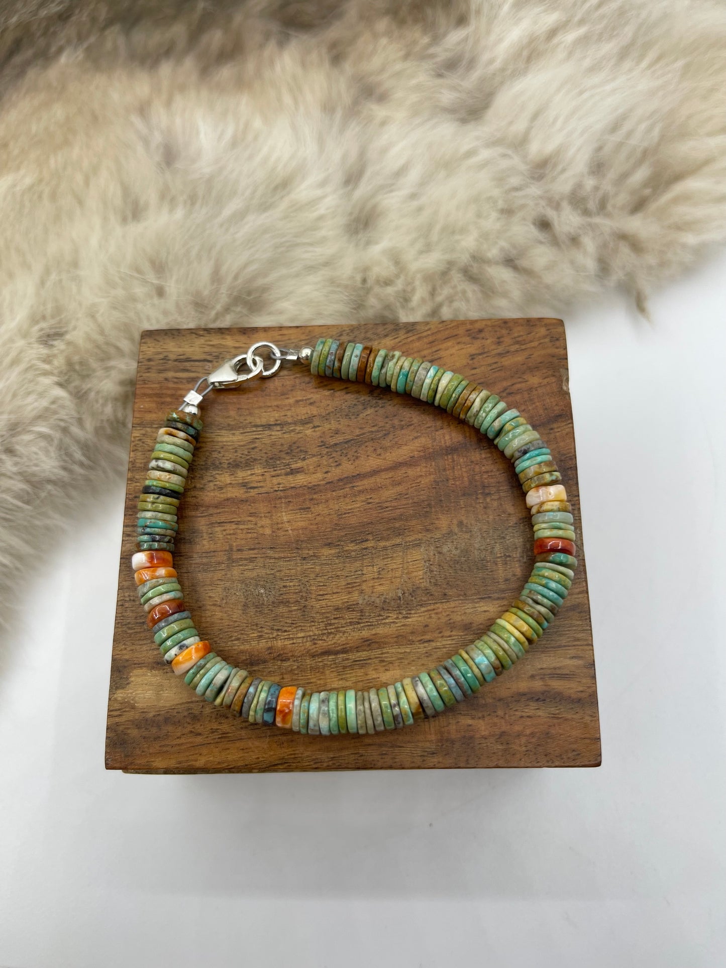 6.75” 5mm Turquoise & Spiny Oyster Heishi Bead Bracelet