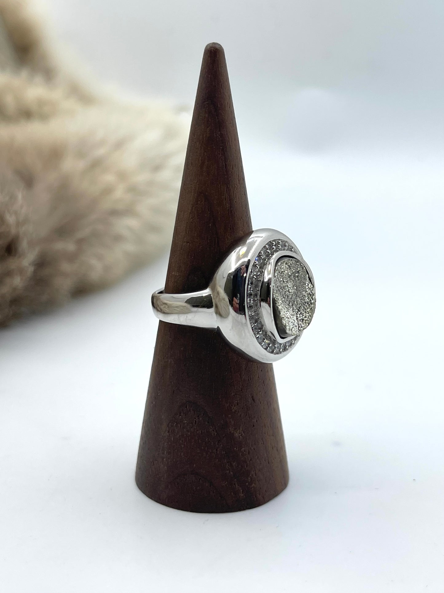 9.0 White Druzy Ring