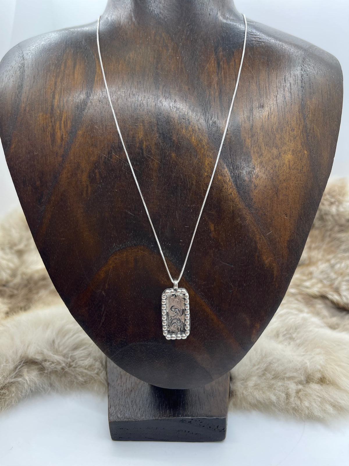 18" 2.7mm Bail Engraved Pendant with Border Necklace Navajo
