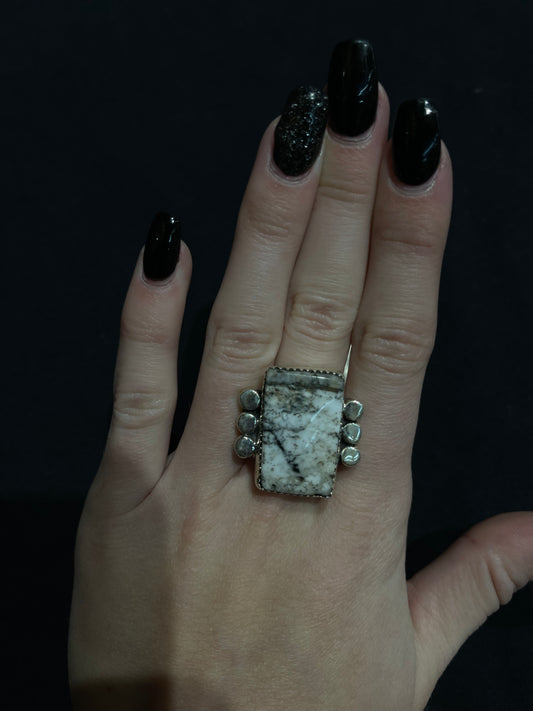 9.0 White Buffalo Square Ring