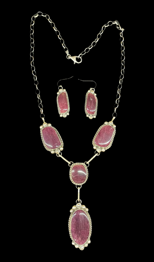 Purple Spiny Oyster Shell Lariat by Augustine Largo, Navajo