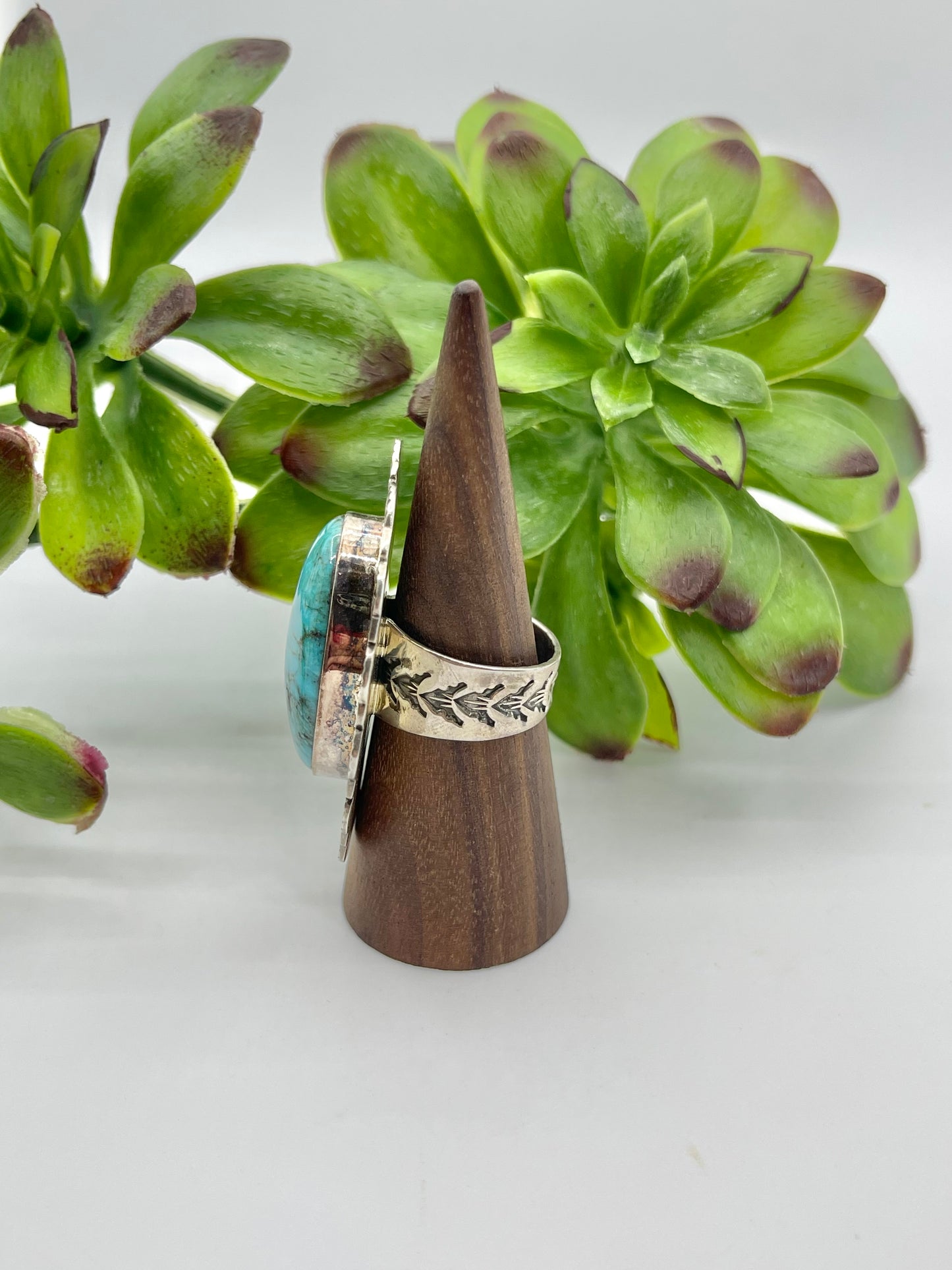 10.0 Oval Kingman Turquoise Ring By Harold Joe Navajo