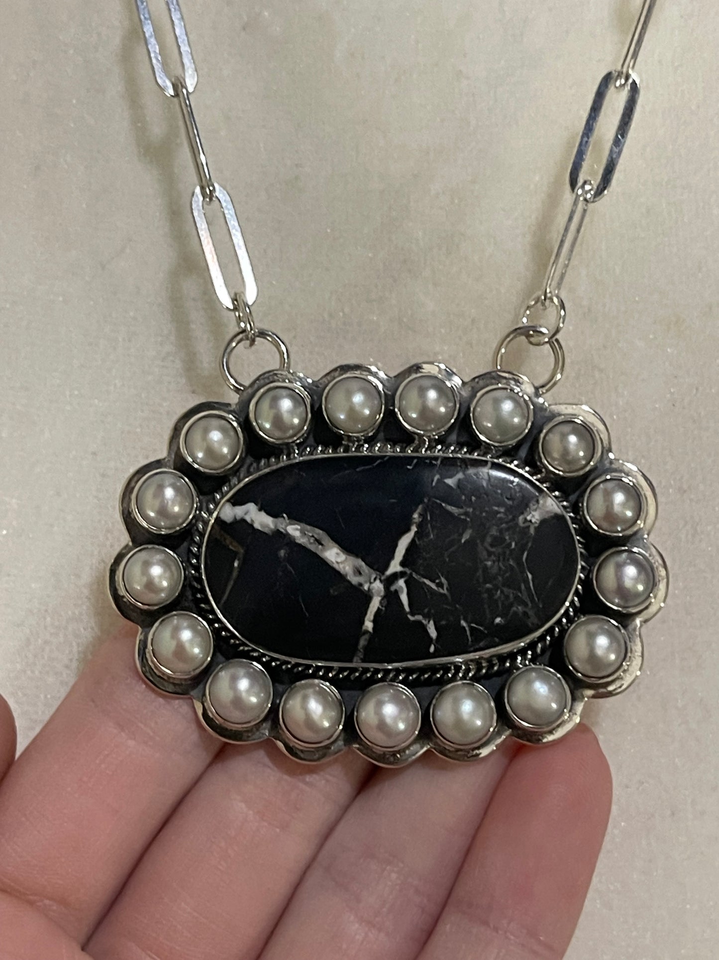 18" White Buffalo and Freshwater Pearls Necklace