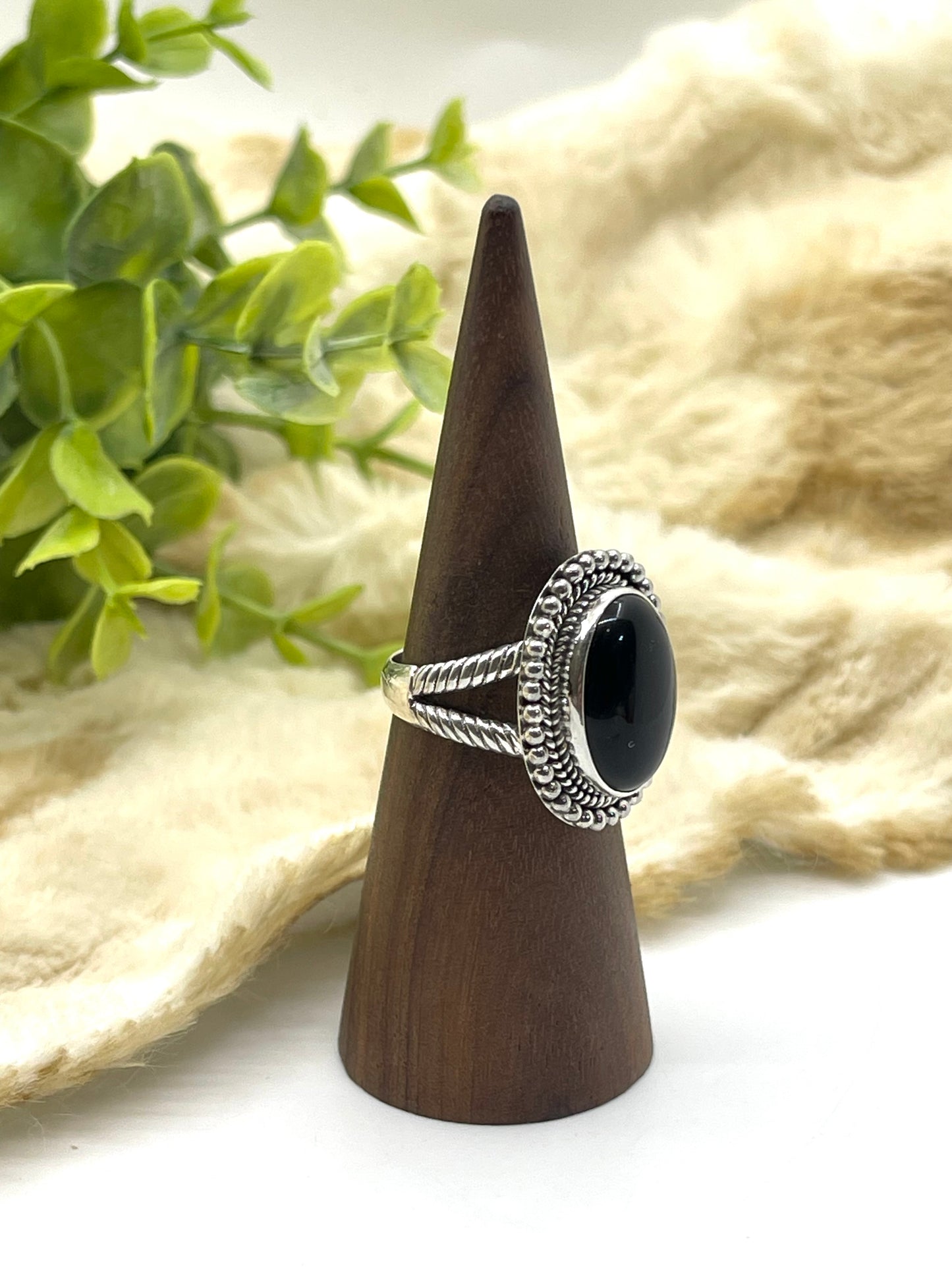 8.5 Black Onyx With Silver Dot Border