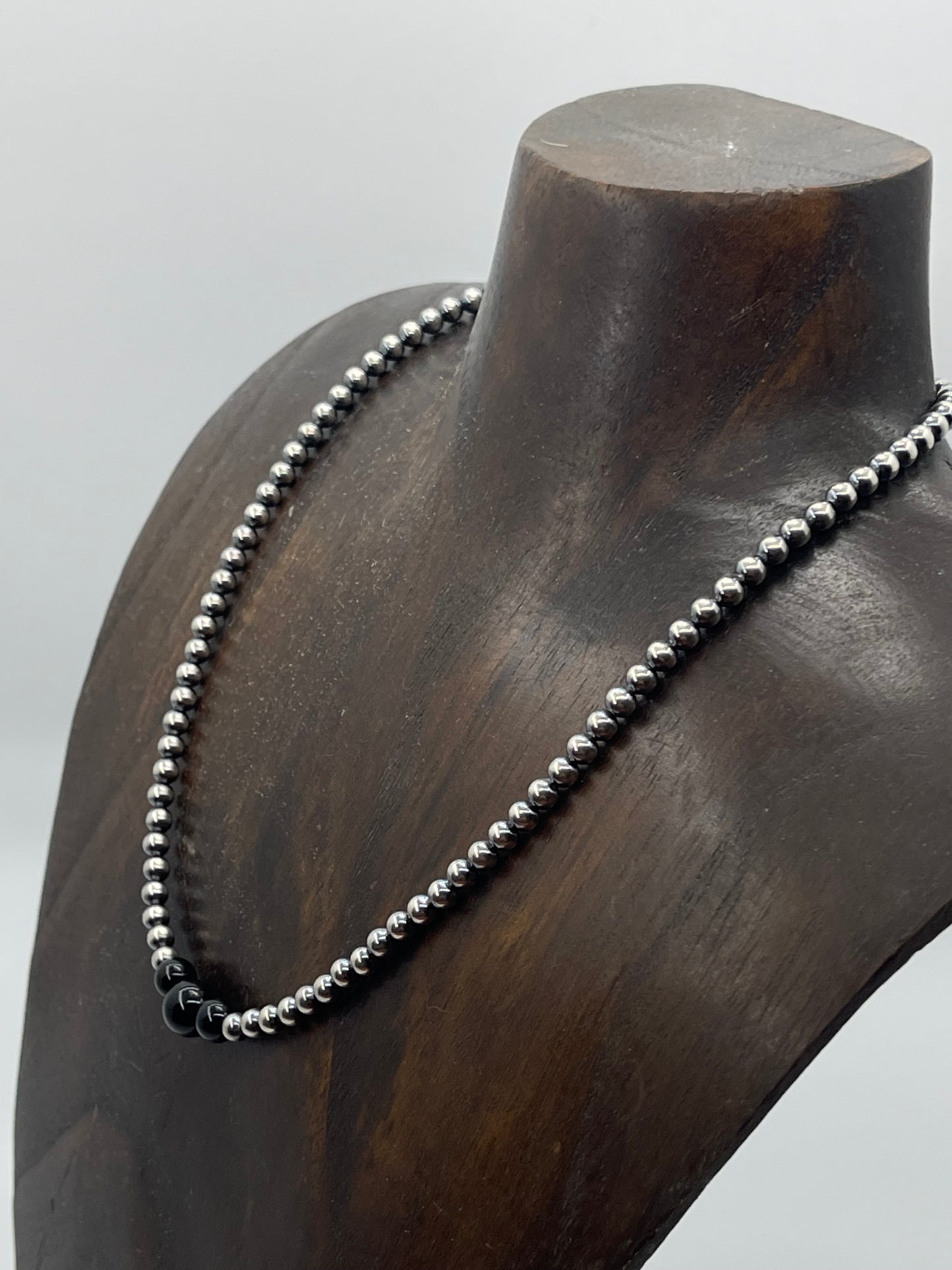 16" 4mm Navajo Pearls and Black Onyx Necklace