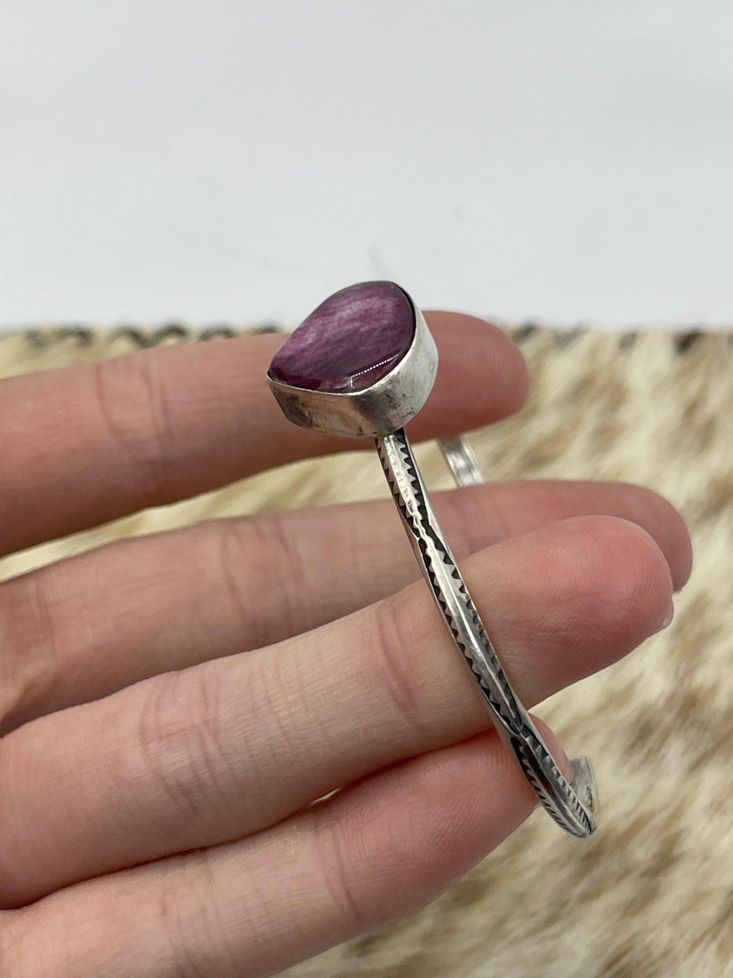 5 3/4"-7" Triangle Purple Spiny Oyster Shell Cuff by Judith Dixon, Navajo