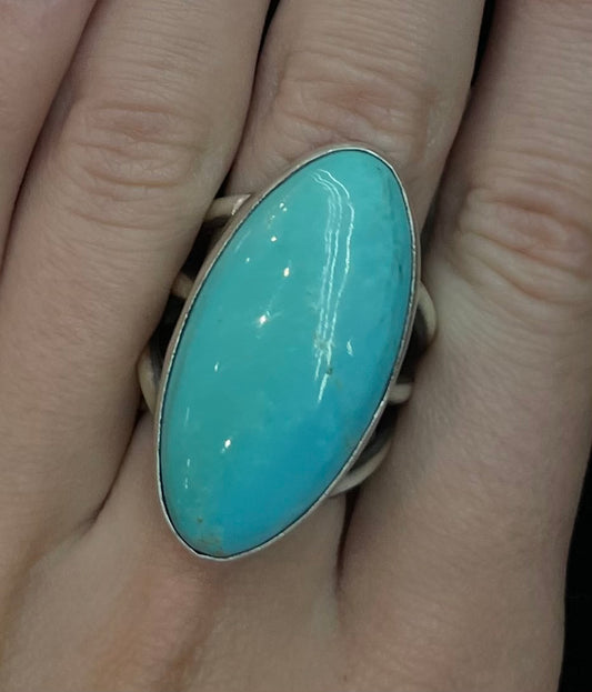 8.5 Boulder Ribbon Turquoise Oval Ring by Alfred Martinez, Navajo