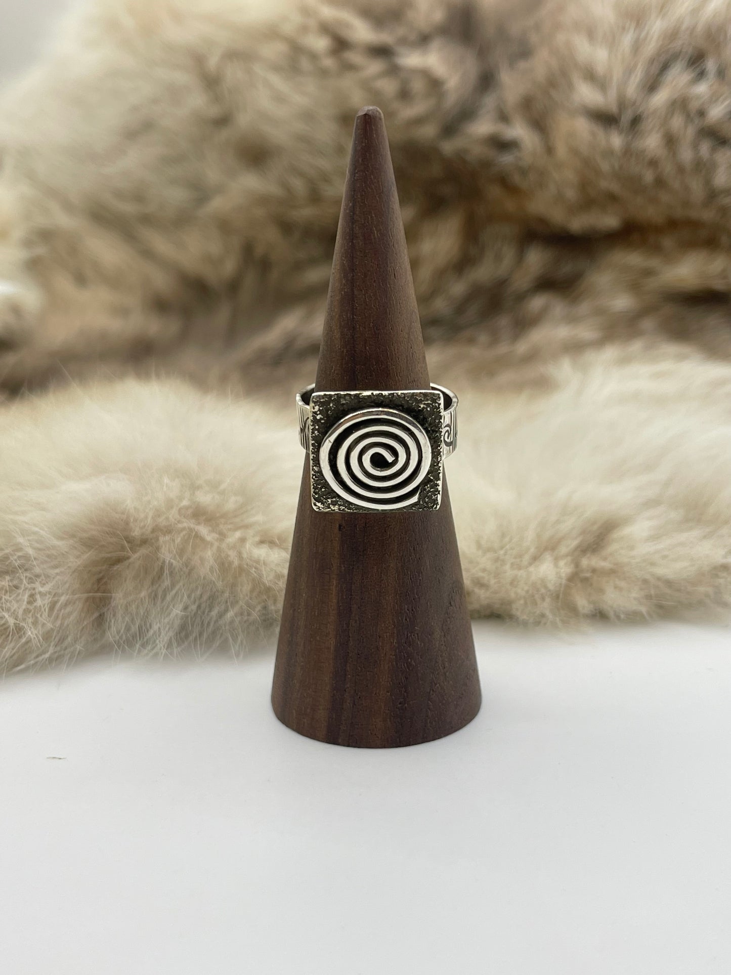 Adjustable 7.0-11.0 Spiral Ring by Alex Sanchez, Navajo