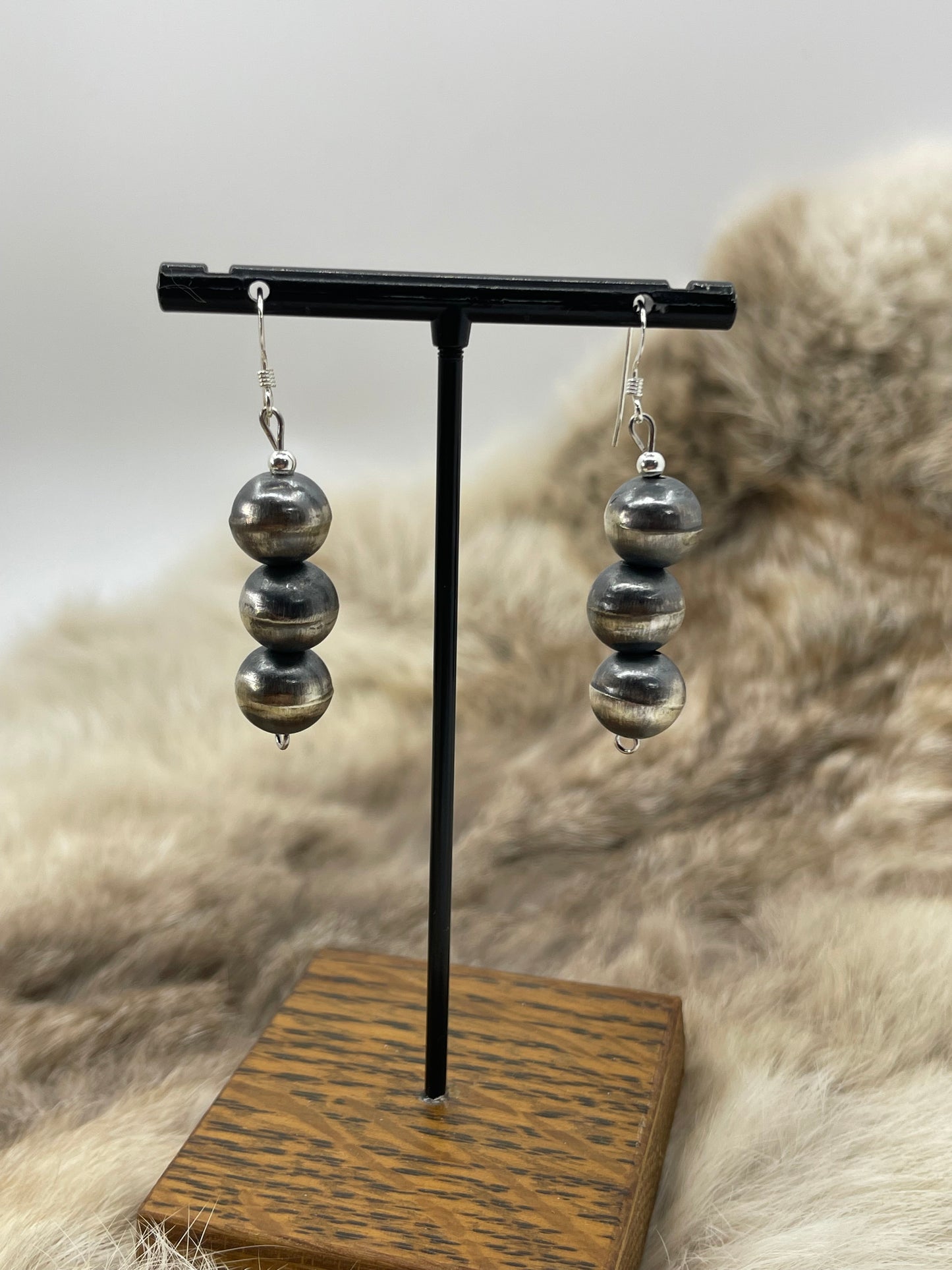 38" 11 MM HANDMADE STAMPED SQUARE BEAD NECKLACE & EARRING SET BY SOPHIA BECENTI, NAVAJO