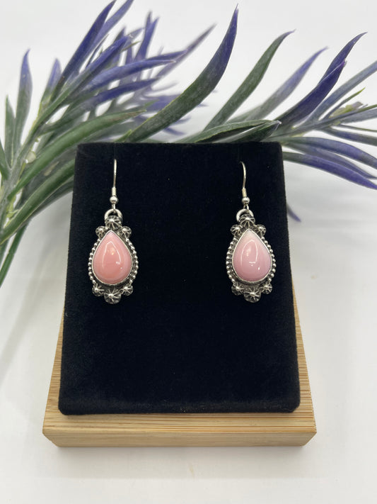 Pink Conch Teardrop Dangle Earrings