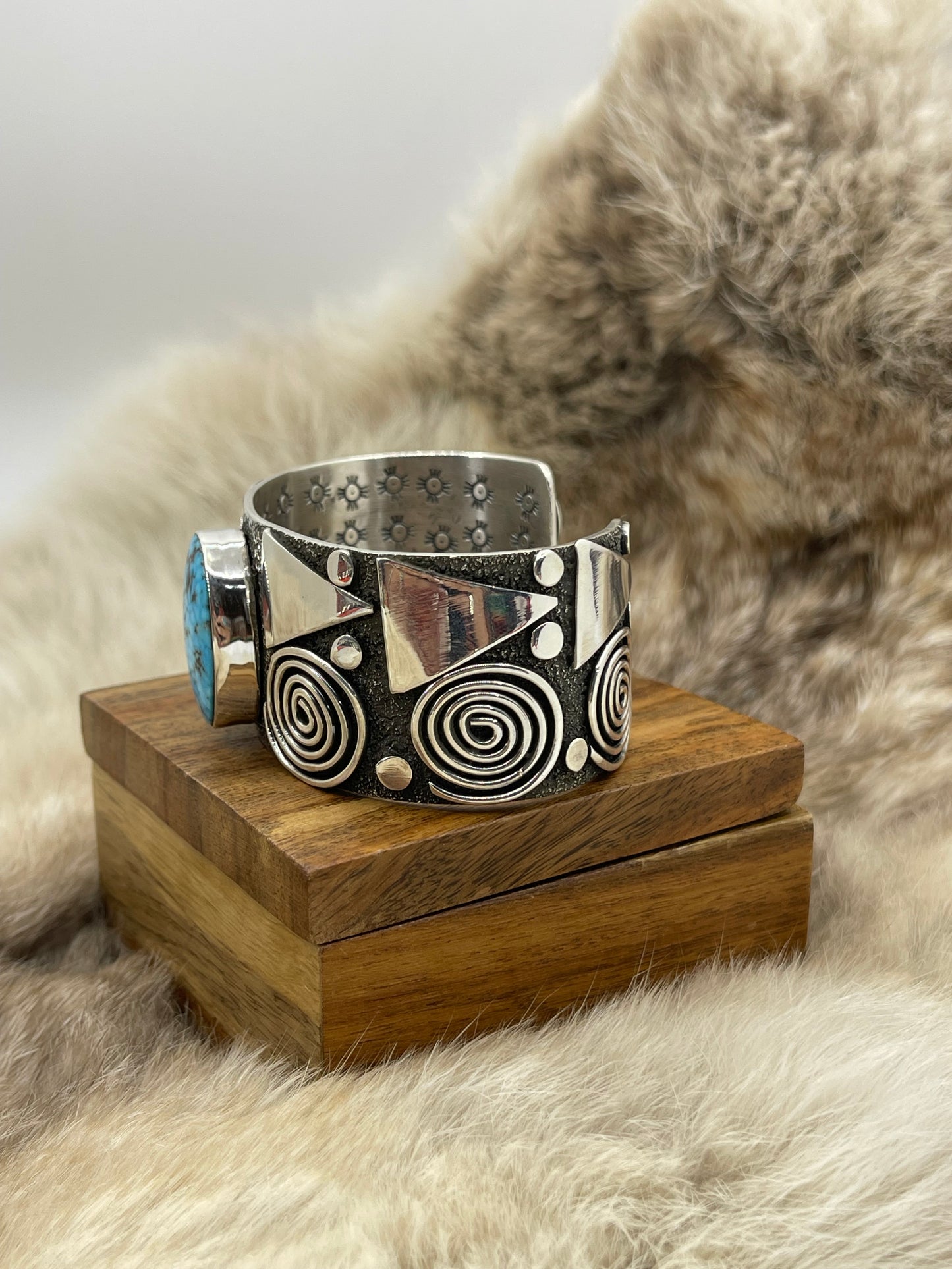 OVAL HIGH-GRADE KINGMAN SPIDERWEB TURQUOISE CUFF BY ALEX SANCHEZ, NAVAJO