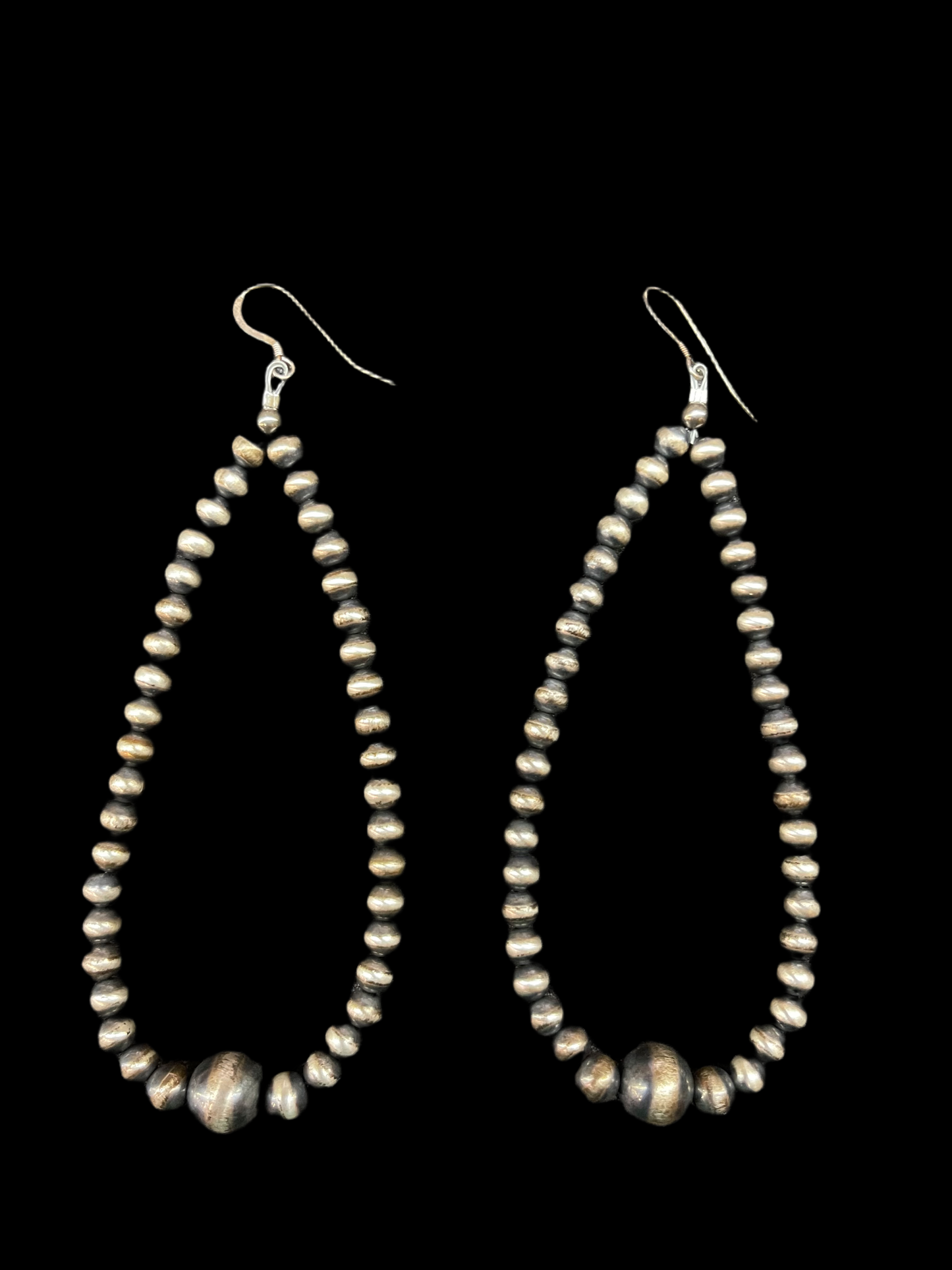 Graduated Navajo Pearl Tear Drop Dangle Earrings