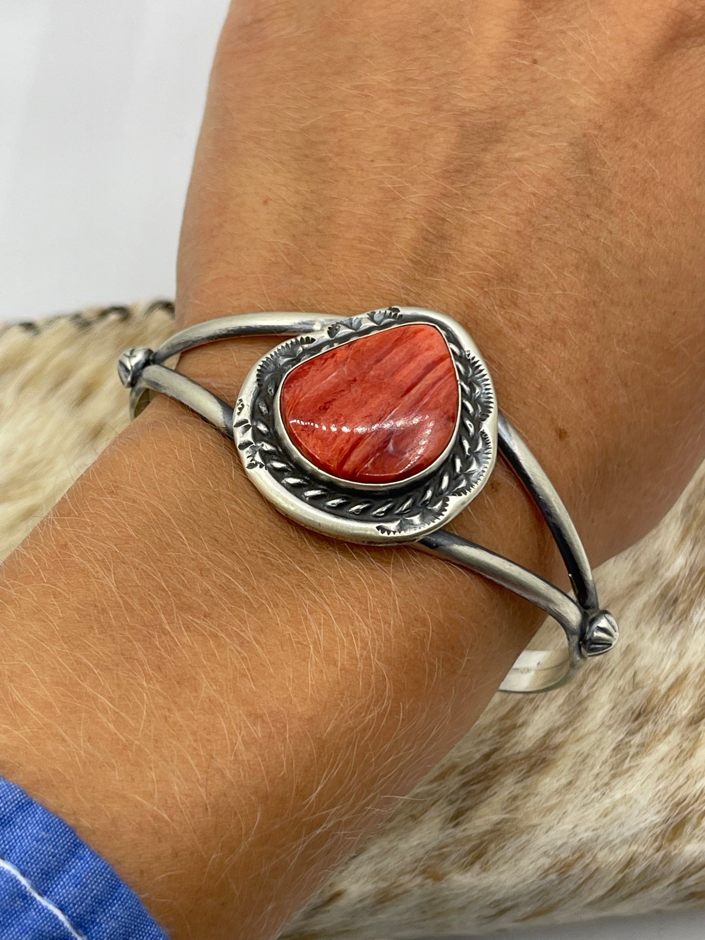 7 3/4"-7 1/4" Teardrop Orange Spiny Oyster Shell Cuff by Augustine Largo, Navajo