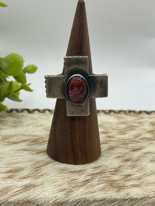 7.0 Purple Spiny Oyster Cross Ring
