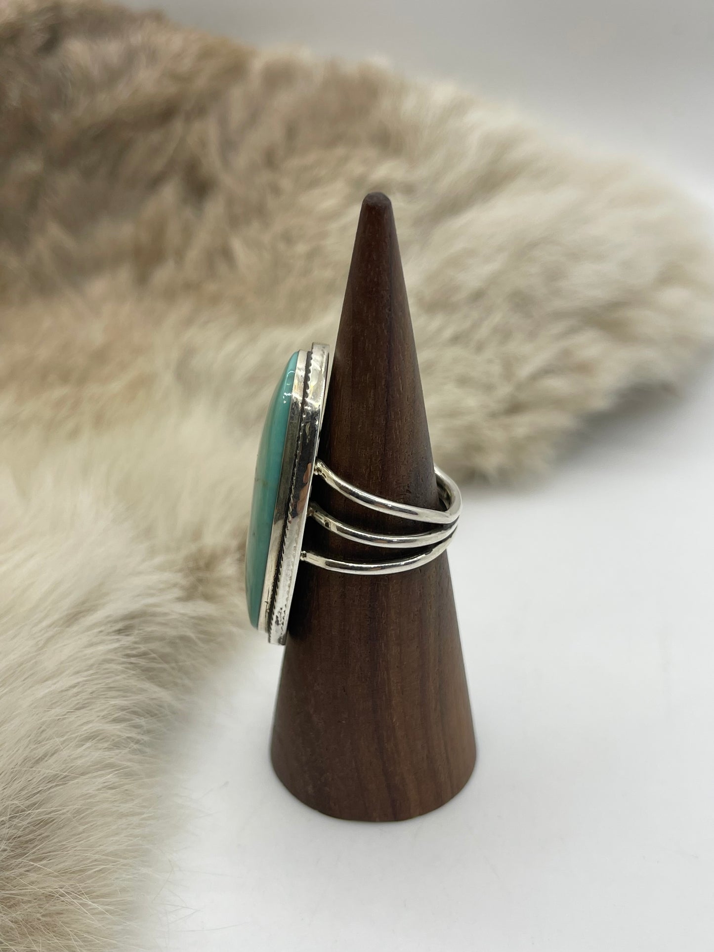 Size 8.0 Oval Kingman Turquoise Ring by Marie Jackson, Navajo