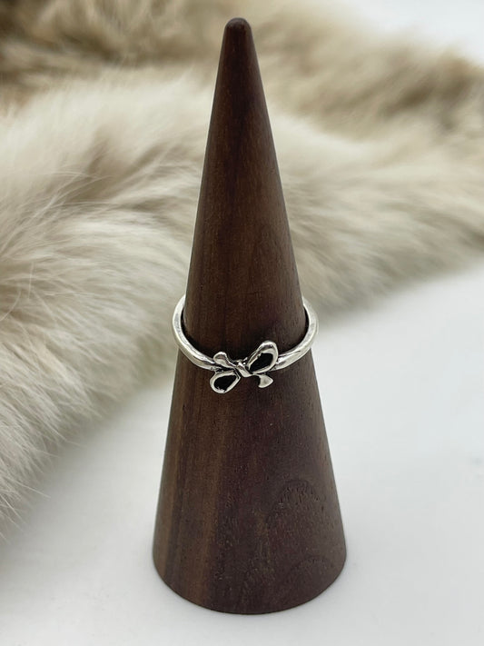 8.0 Sterling Silver Dainty Bow Ring