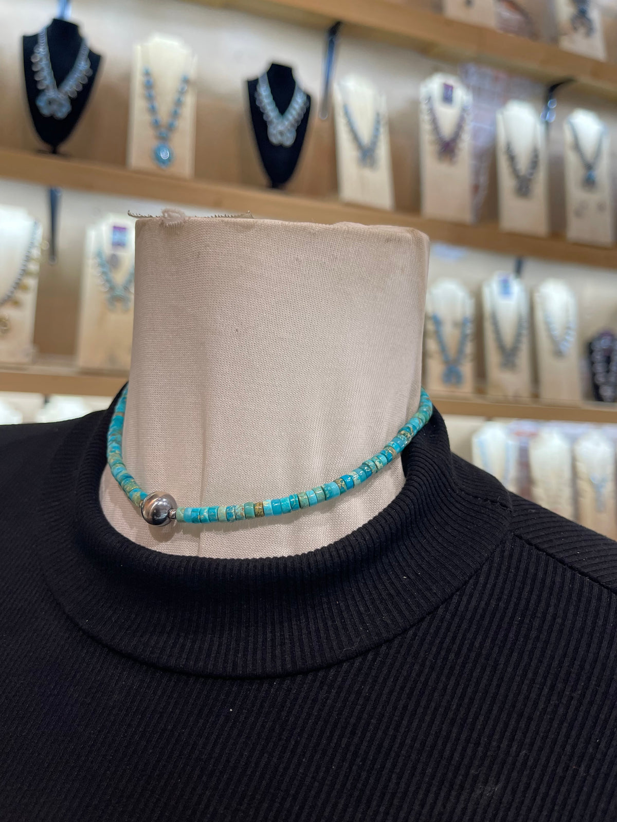 14” Color Enhanced Magnesite with Navajo Style Pearls Necklace