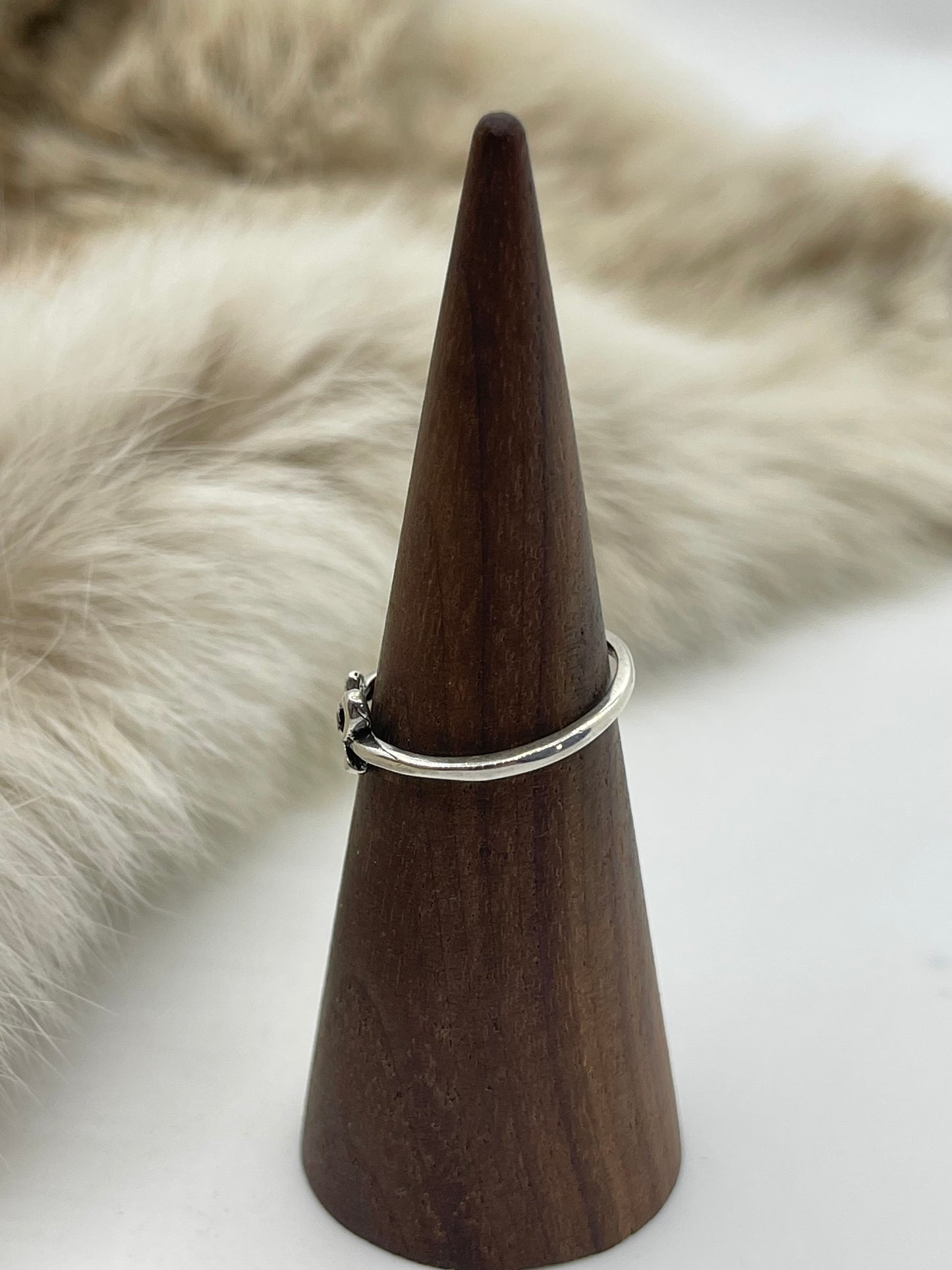 8.0 Sterling Silver Dainty Bow Ring