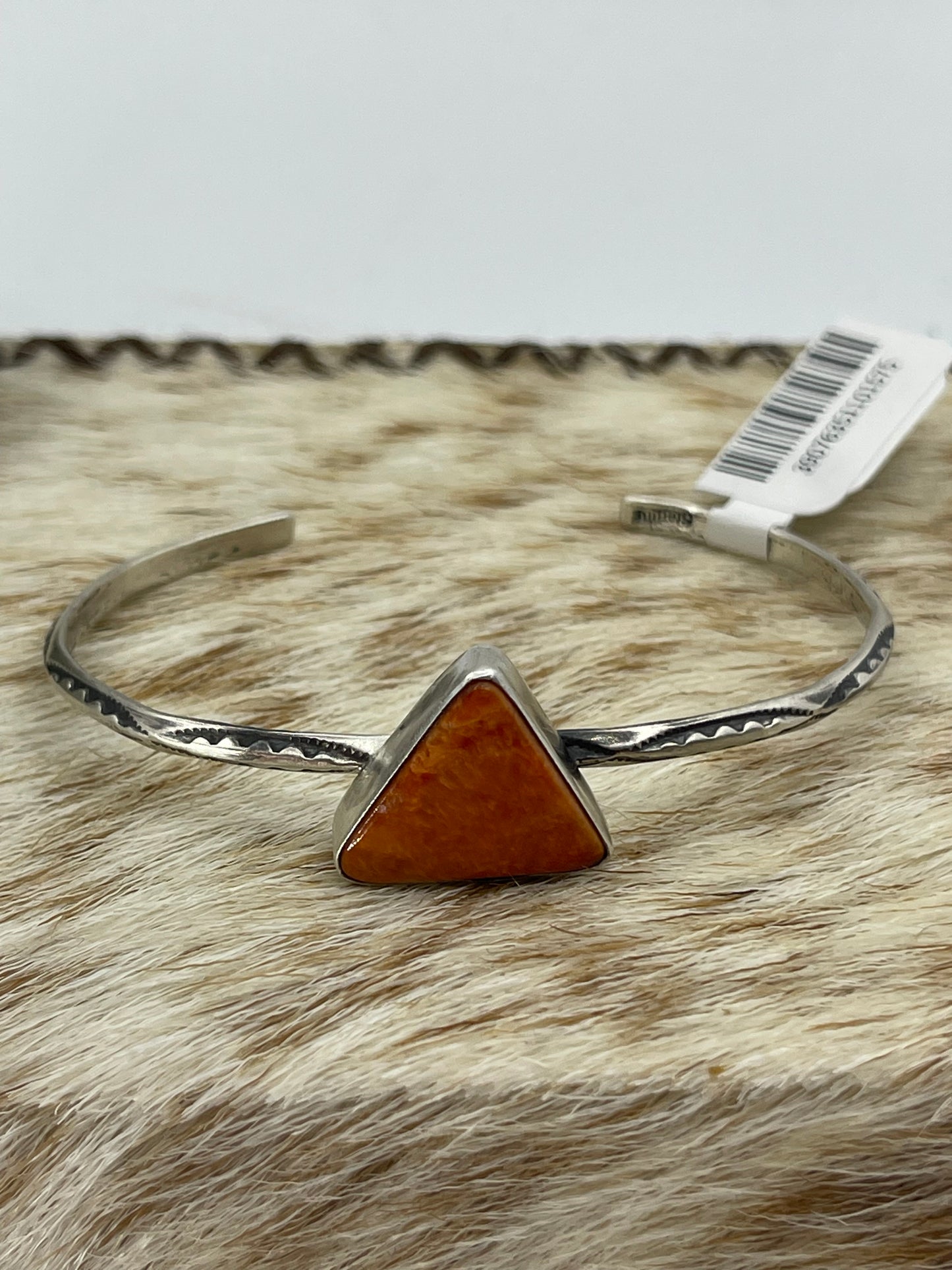 5 1/2"-7" Orange Spiny Oyster Shell Triangle Cuff