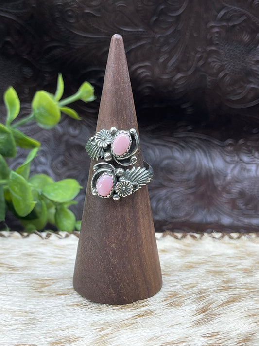 8.0 Semi-Adjustable 2 Stone Pink Conch Rin by Etta Belin, Navajo