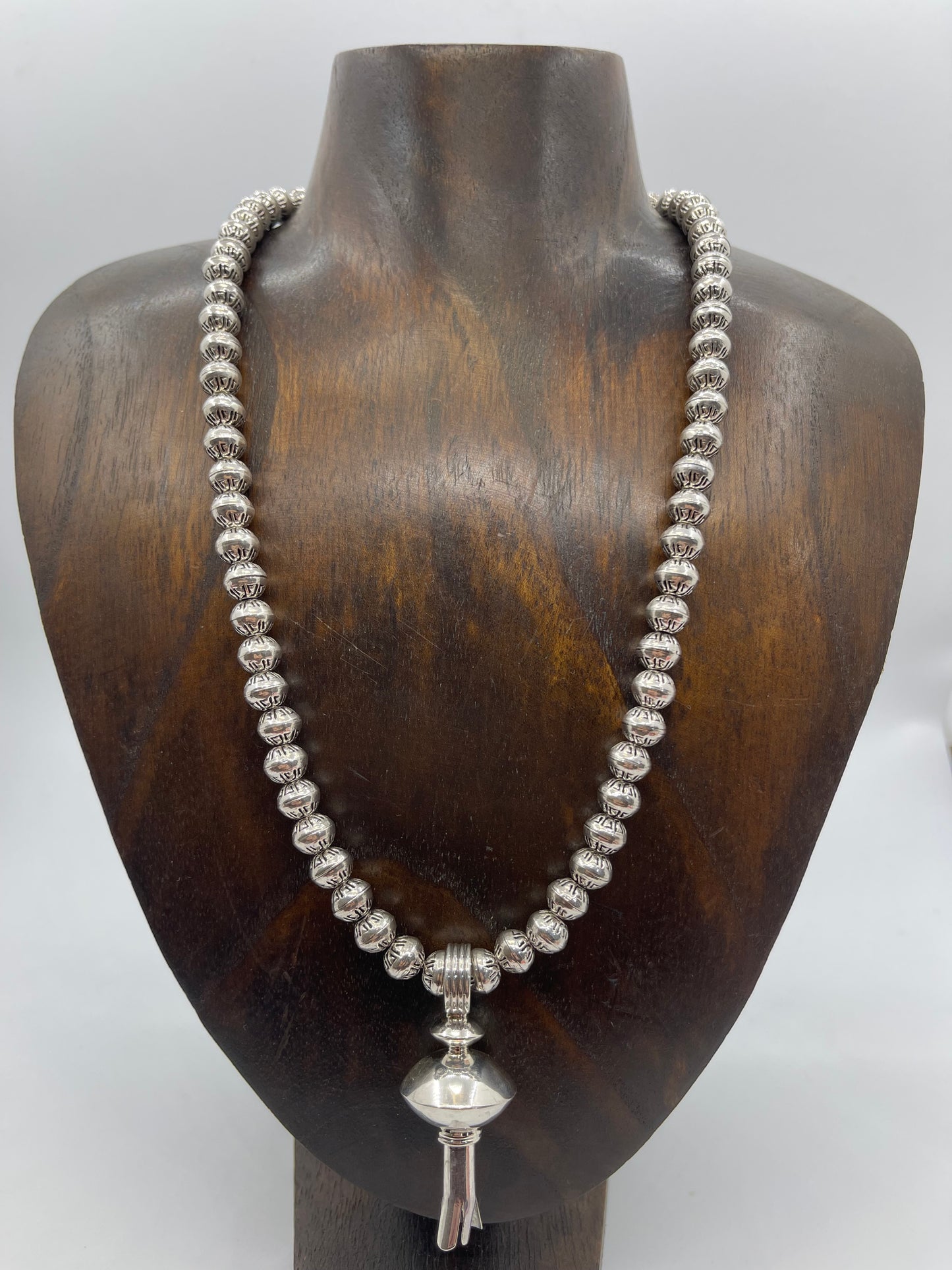 19" Stamped Pearl Necklace With Blossom
