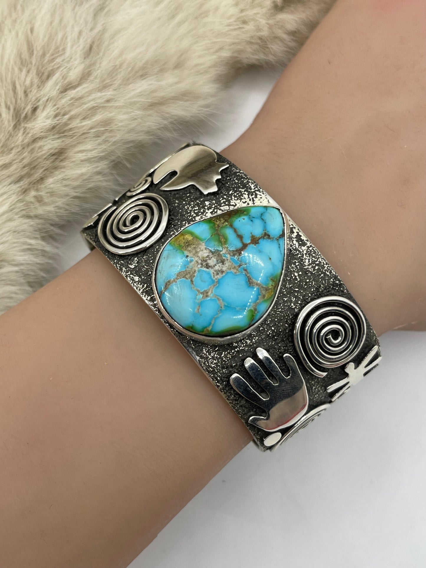 HIGH-GRADE KINGMAN SPIDERWEB TURQUOISE CUFF BY ALEX SANCHEZ, NAVAJO