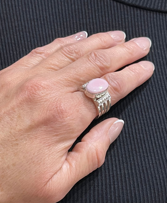 6.5  Pink Conch Oval Ring by Thomas Yazzie, Navajo