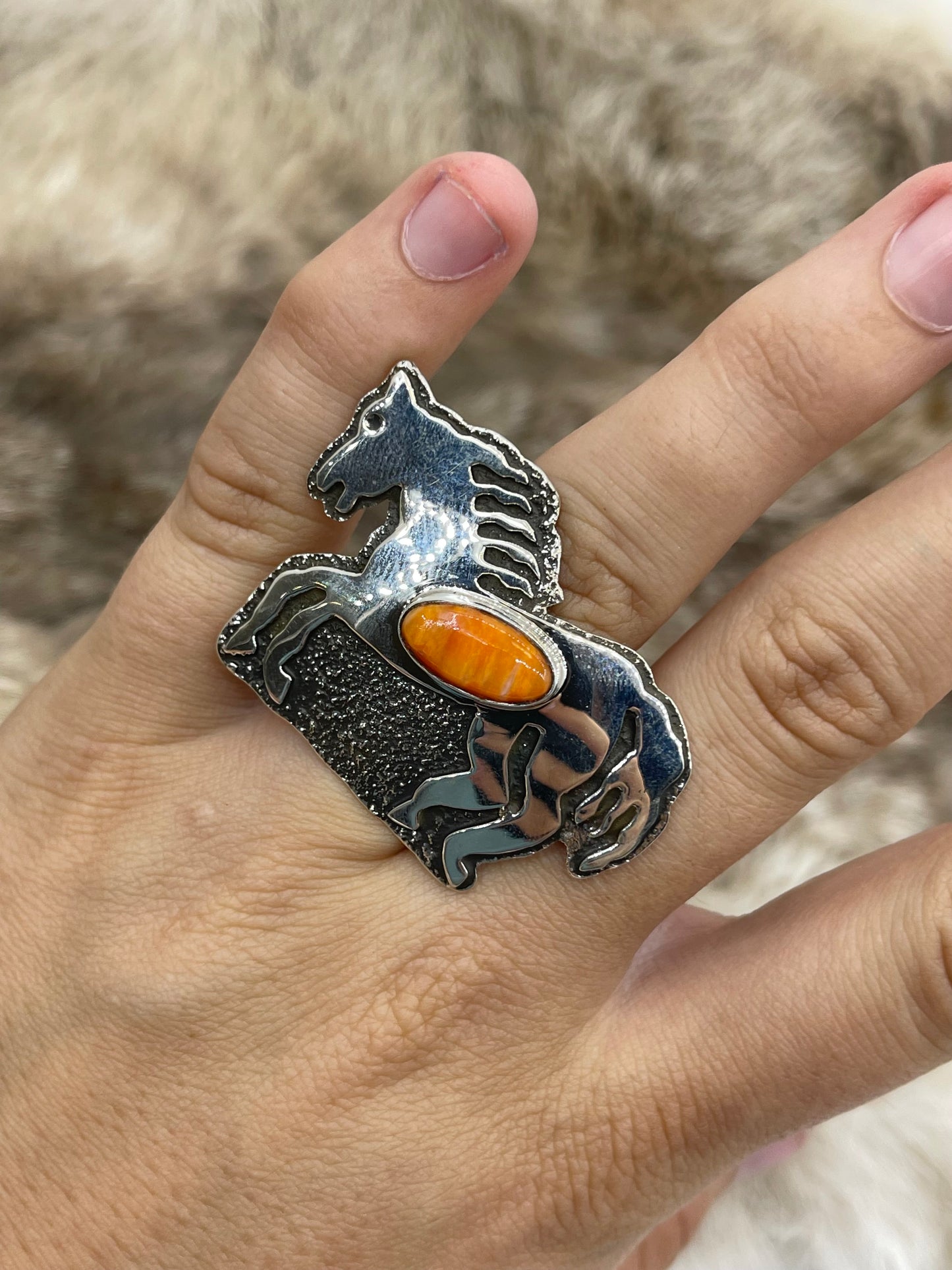 8.0 Spiny Oyster Horse Ring by Marie Jackson, Navajo