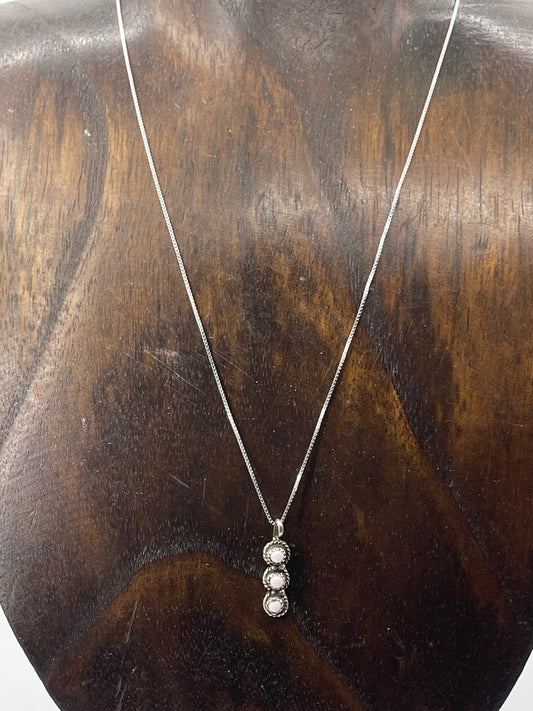 3 Stone Pink Conch Shell Dainty Necklace