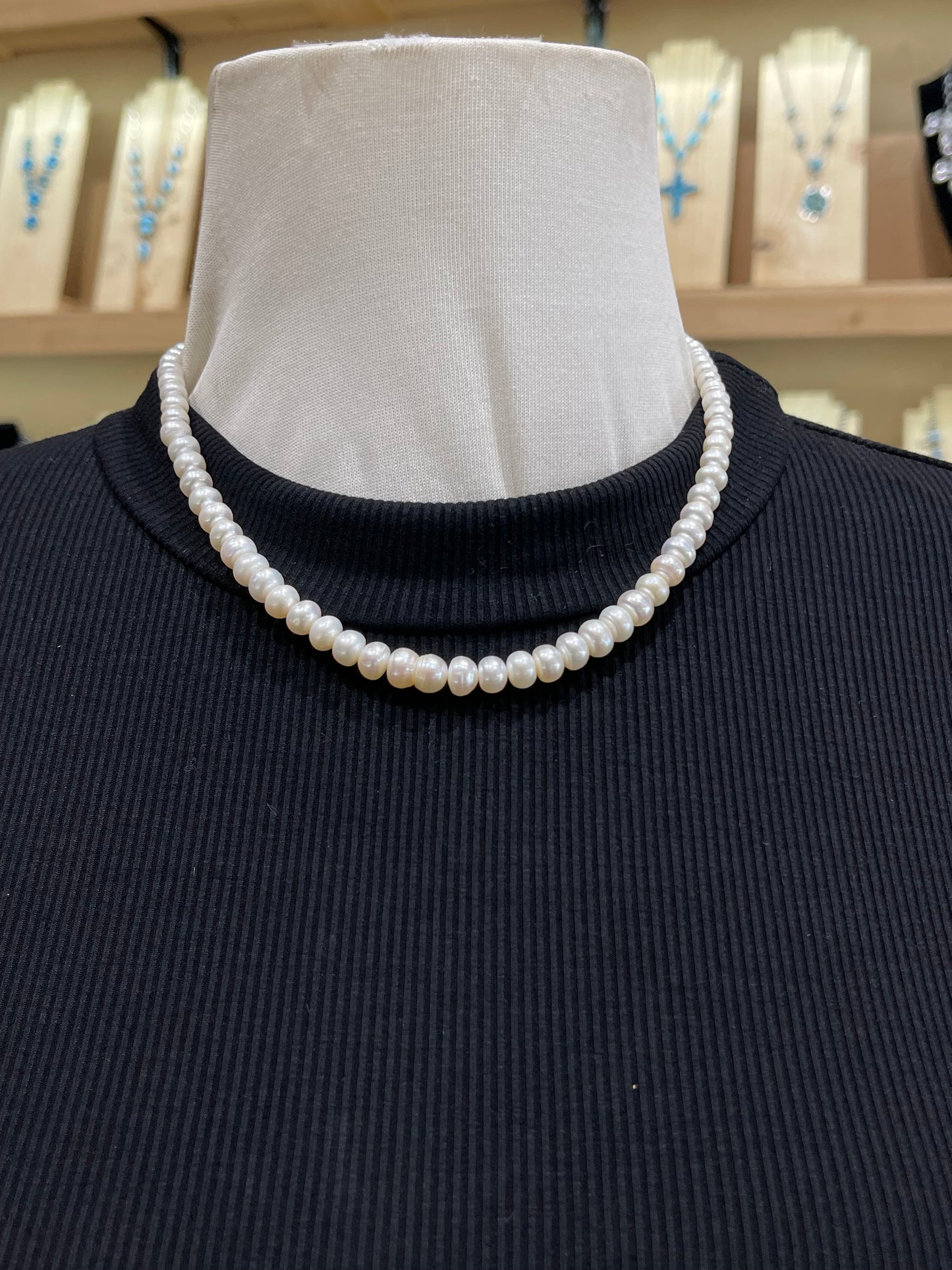 16" Graduated Fresh Water Pearls Necklace