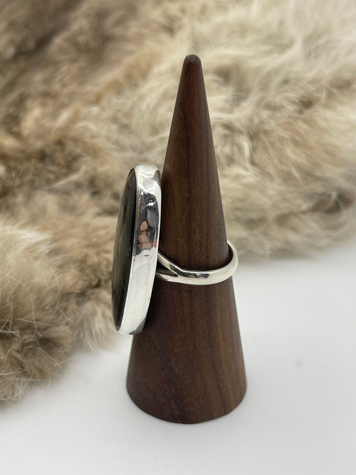 8.5 Labradorite Ring by Lawrence Willie, Navajo