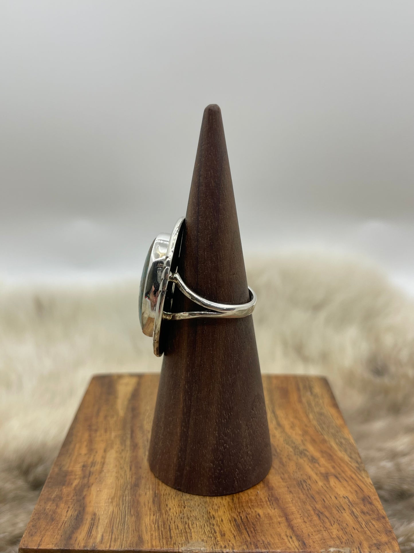 7.0 Oval Turquoise Ring By Ray Tom, Navajo