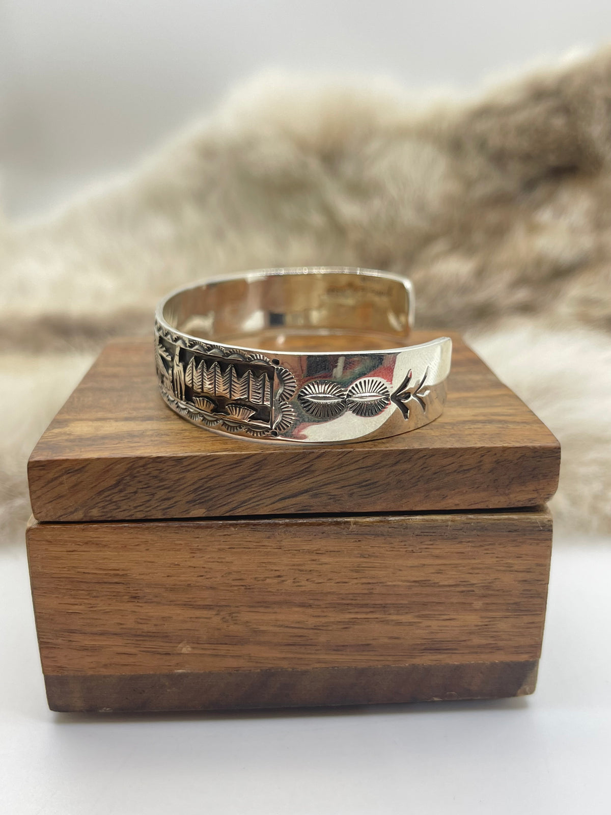 6.75"-7.5" Storyteller Cuff by Jeremy Delgarito, Navajo