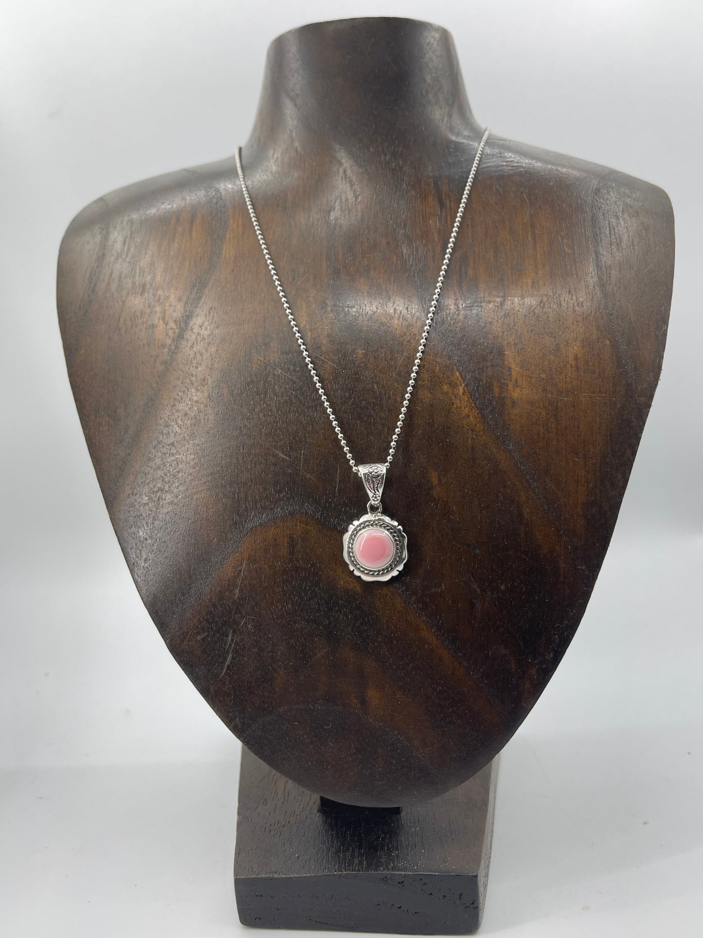 16" Pink Conch Shell Necklace