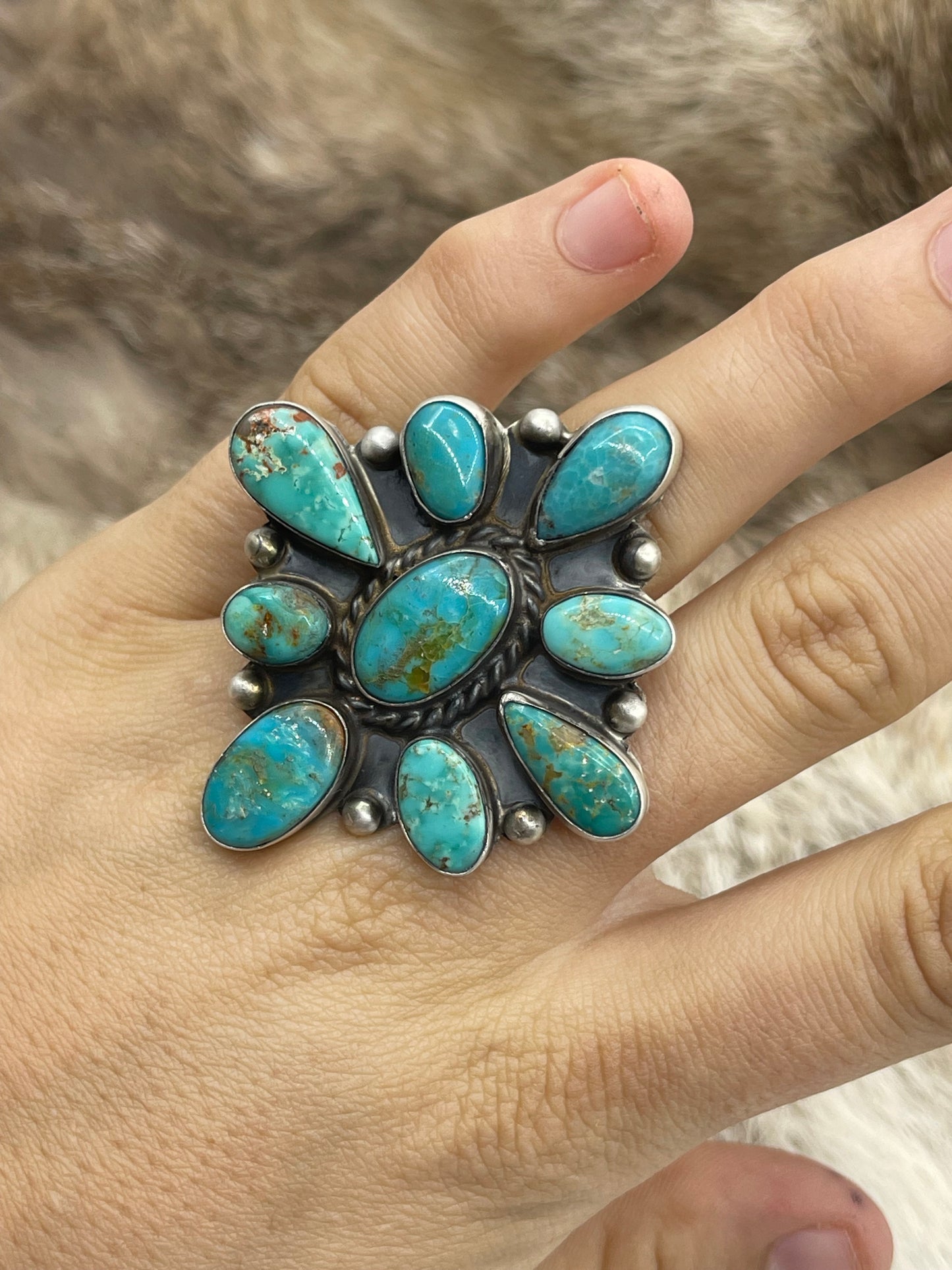 Adjustable 7.0-11.0 Kingman Turquoise Cluster Ring by Aldora Henry, Navajo