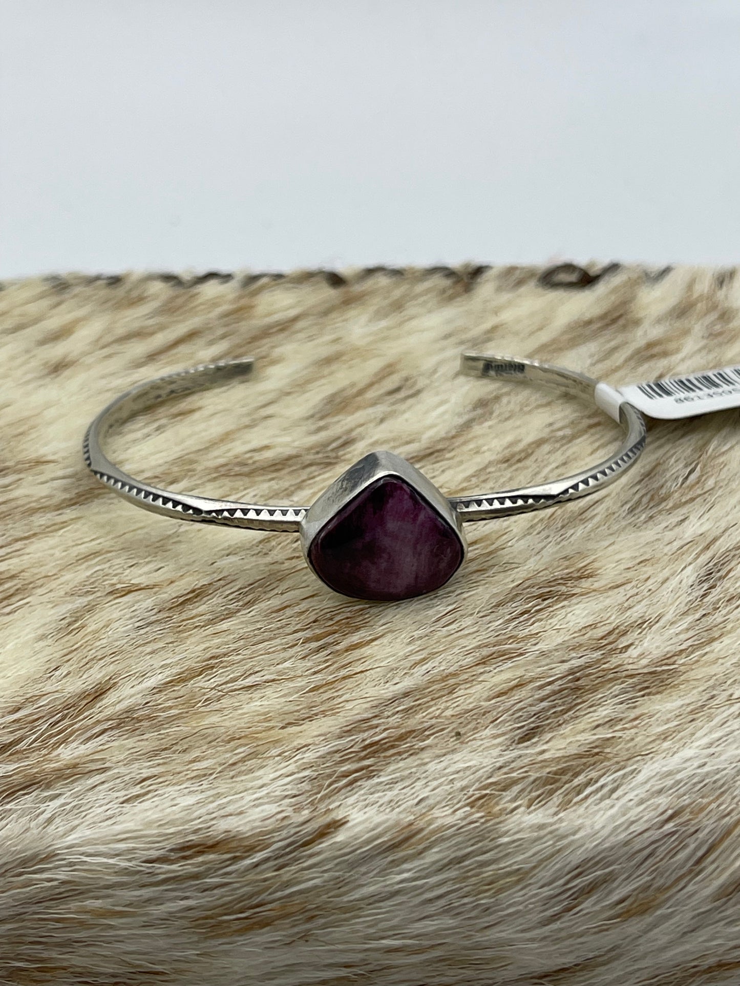 5 3/4"-7" Triangle Purple Spiny Oyster Shell Cuff by Judith Dixon, Navajo