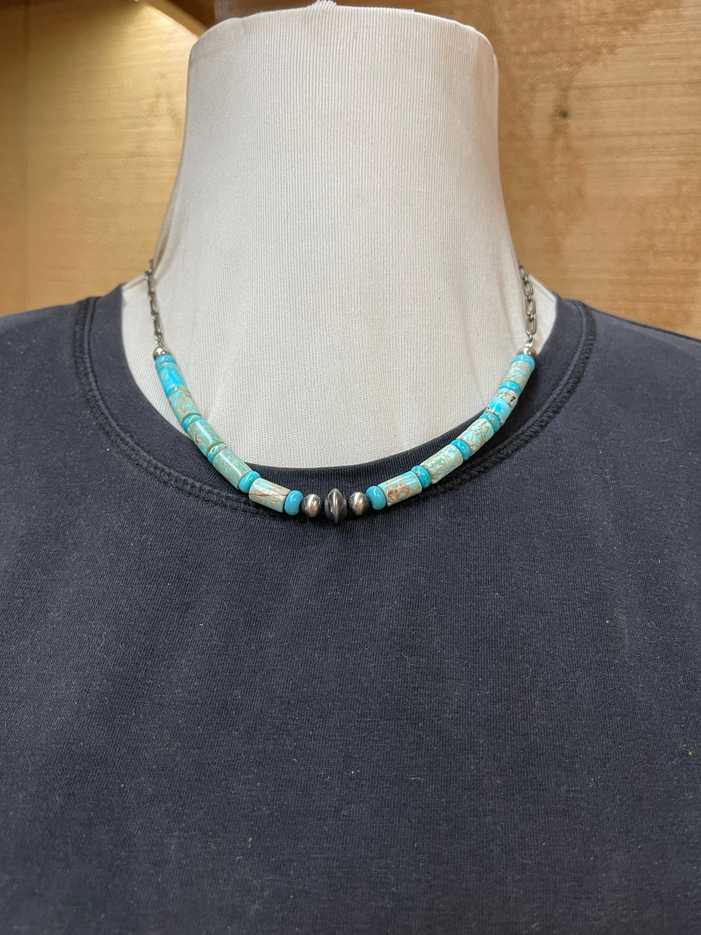 18" Turquoise Barrel and Round Bead Necklace with Navajo Pearls and Saucers