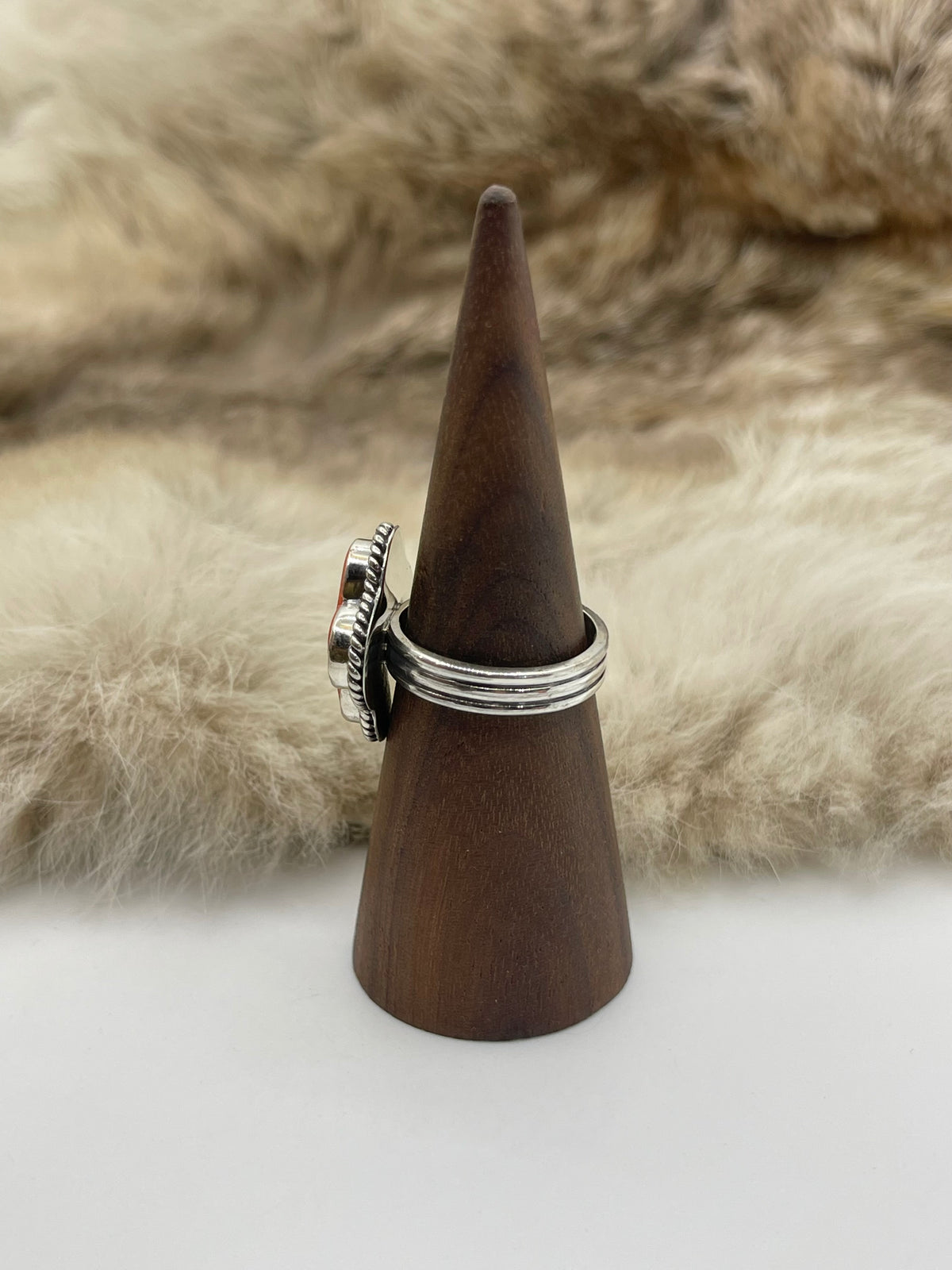 9.0 Red Spiny Clover Ring