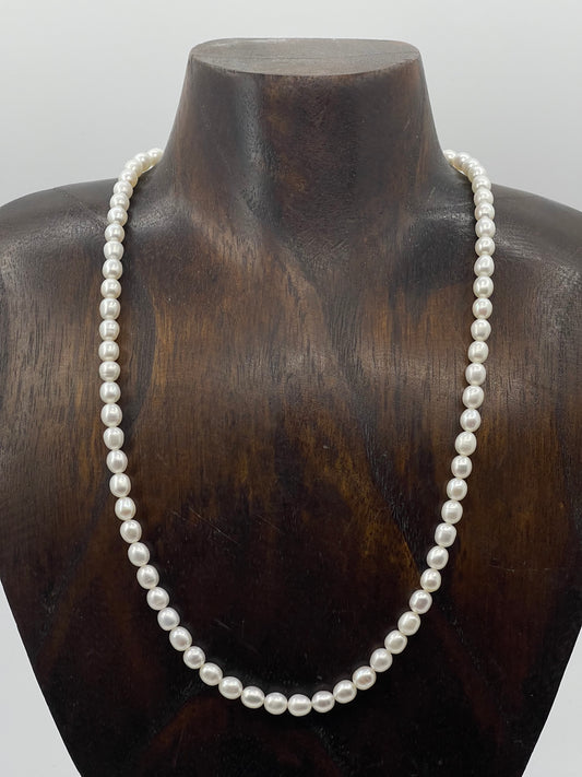 18" 5.3mm Freshwater Pearls Necklace